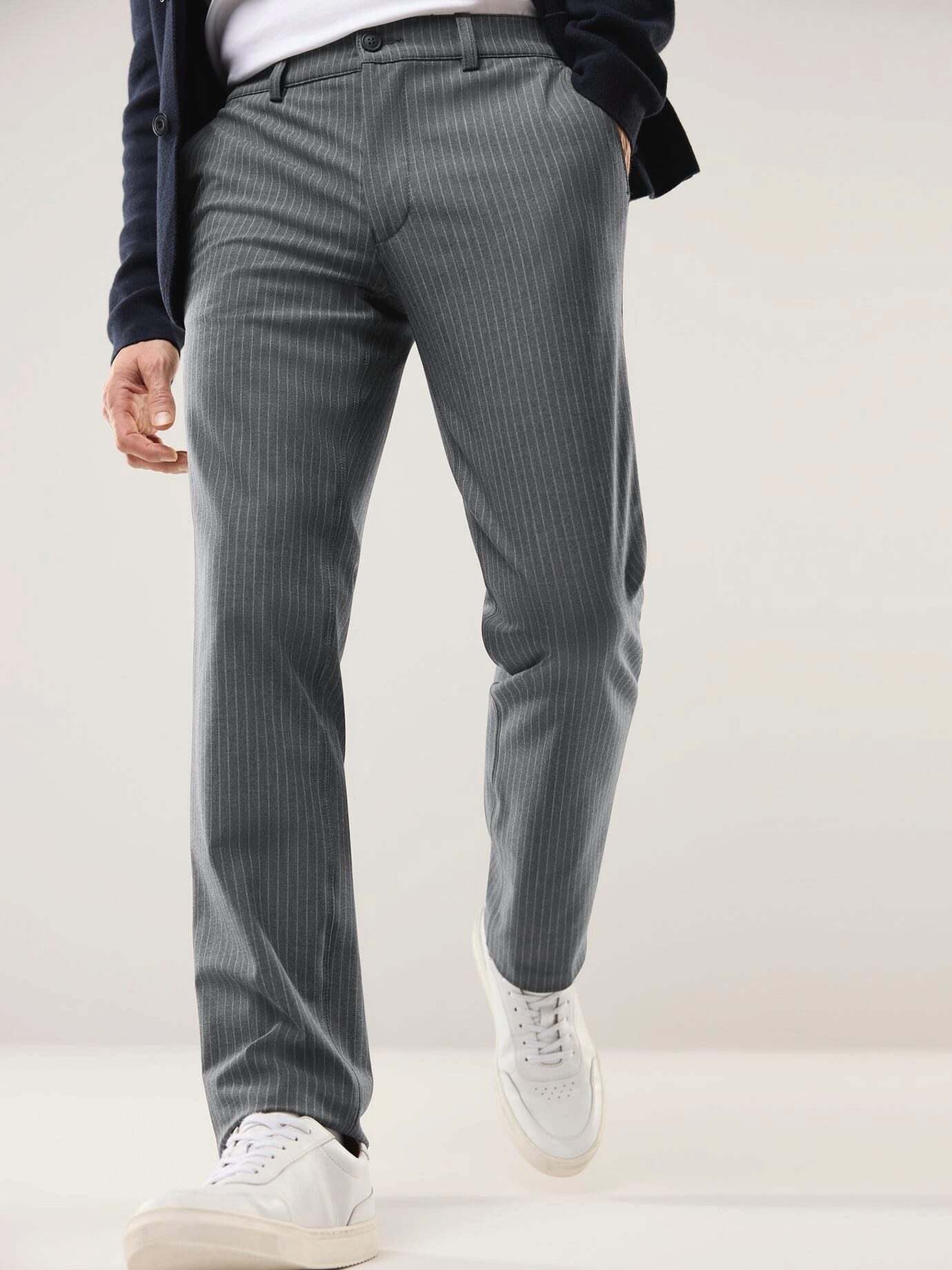 Walbusch Chinohose Herren Modern Fit Hose schnelltrocknend Wasserabweisende Chinohose mit 360°-Stretch, knitterfrei, pflegeleicht