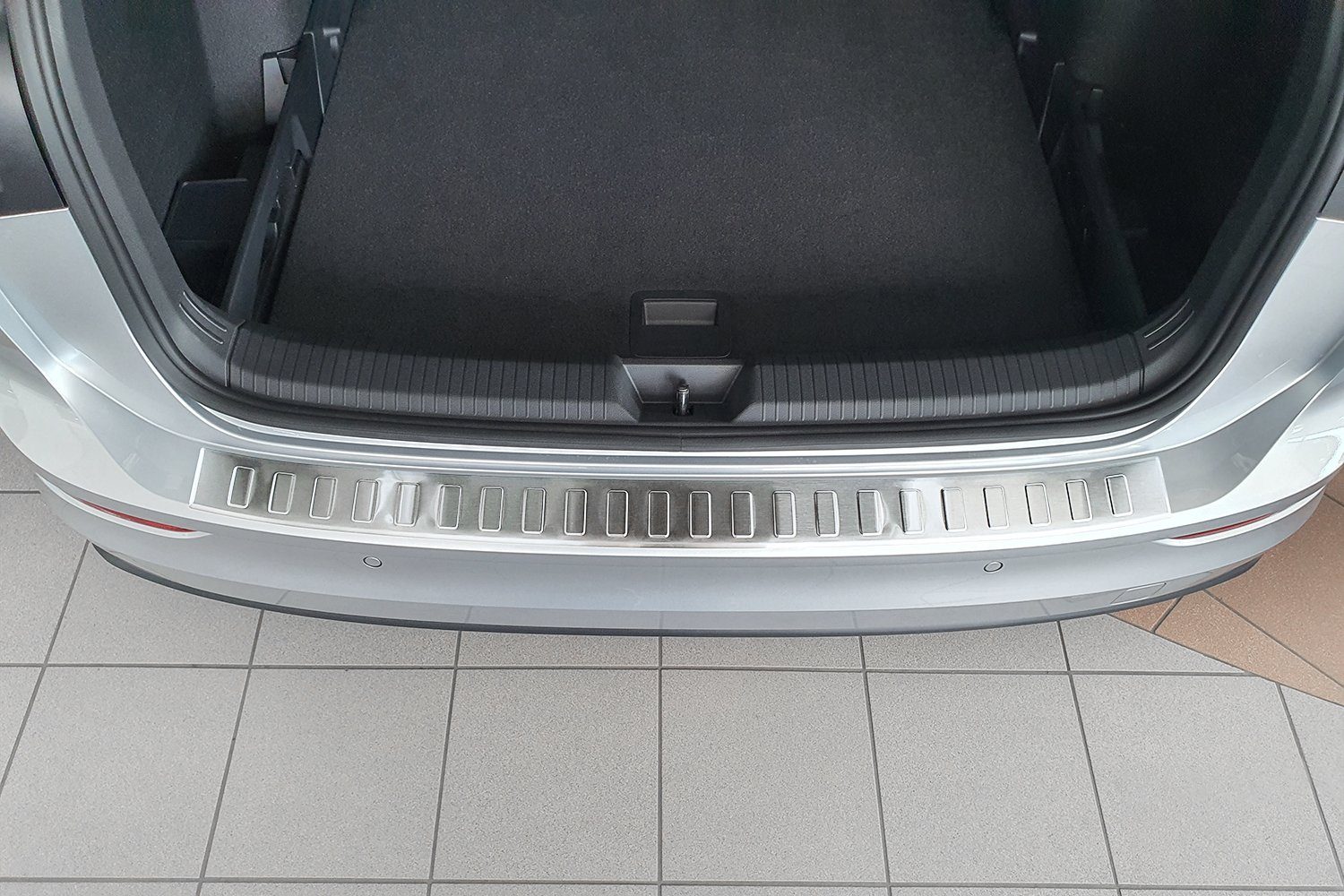 Thumbnail - tuning-art Ladekantenschutz BL1014 Edelstahl passgenau für VW Golf 8 Variant Kombi ab Bj. 2020-