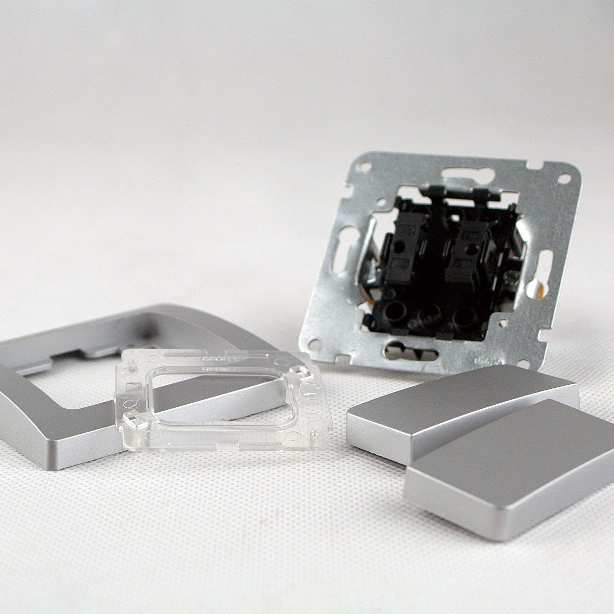 ChiliTec DELPHI 2-fach Serien-Schalter 250V~/ 10A UP silber Unterputzschalter