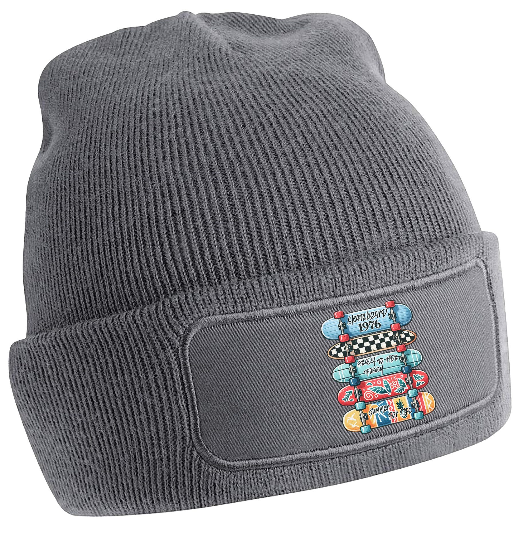Strickmütze für kalte Tage - Beanie mit Skateboard Print
