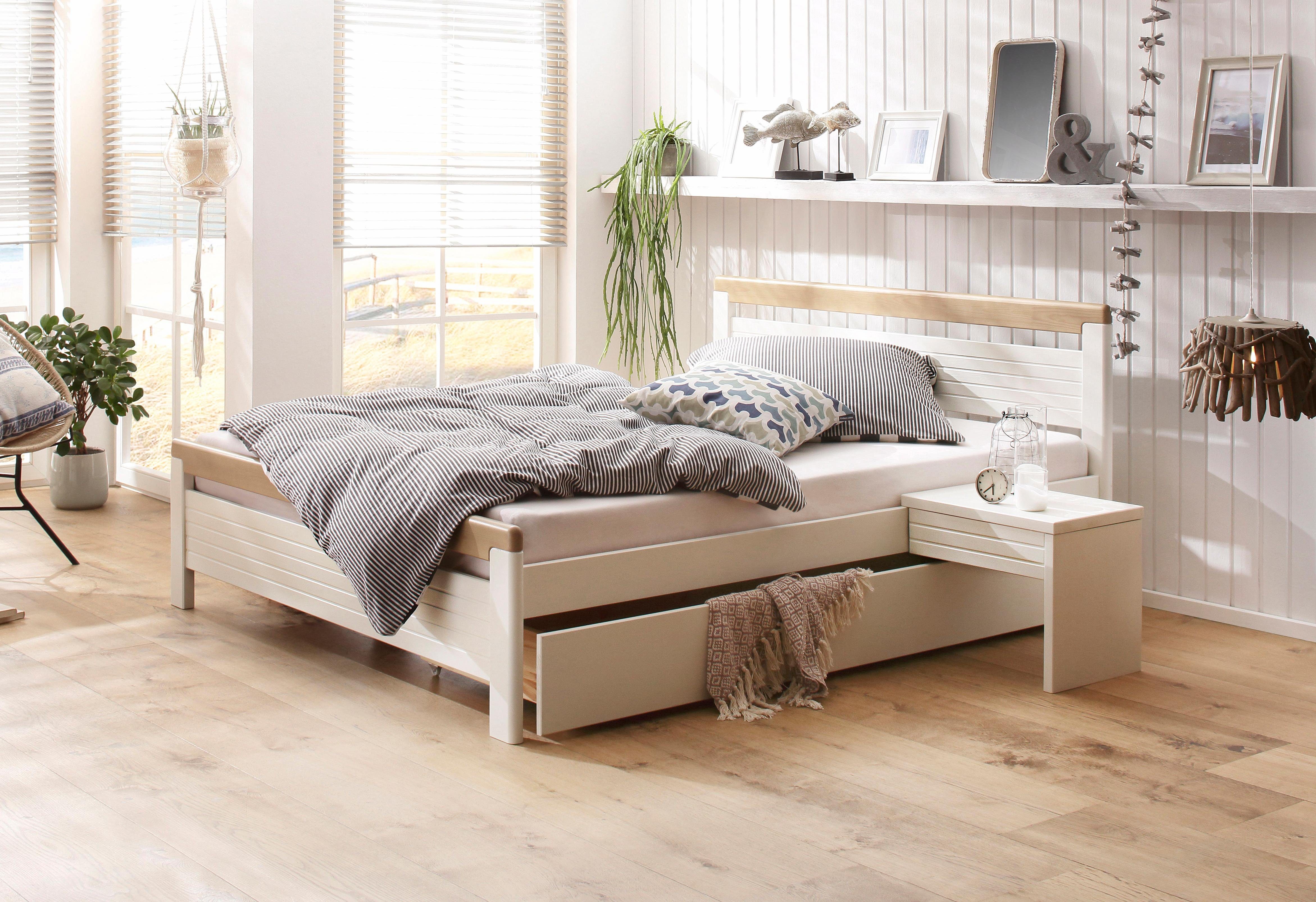 OTTO home Massivholzbett "CAPRE" im skandinavischem Landhausstil, mit Rollrost, aus zertifiziertem Massivholz, Lamellenoptik