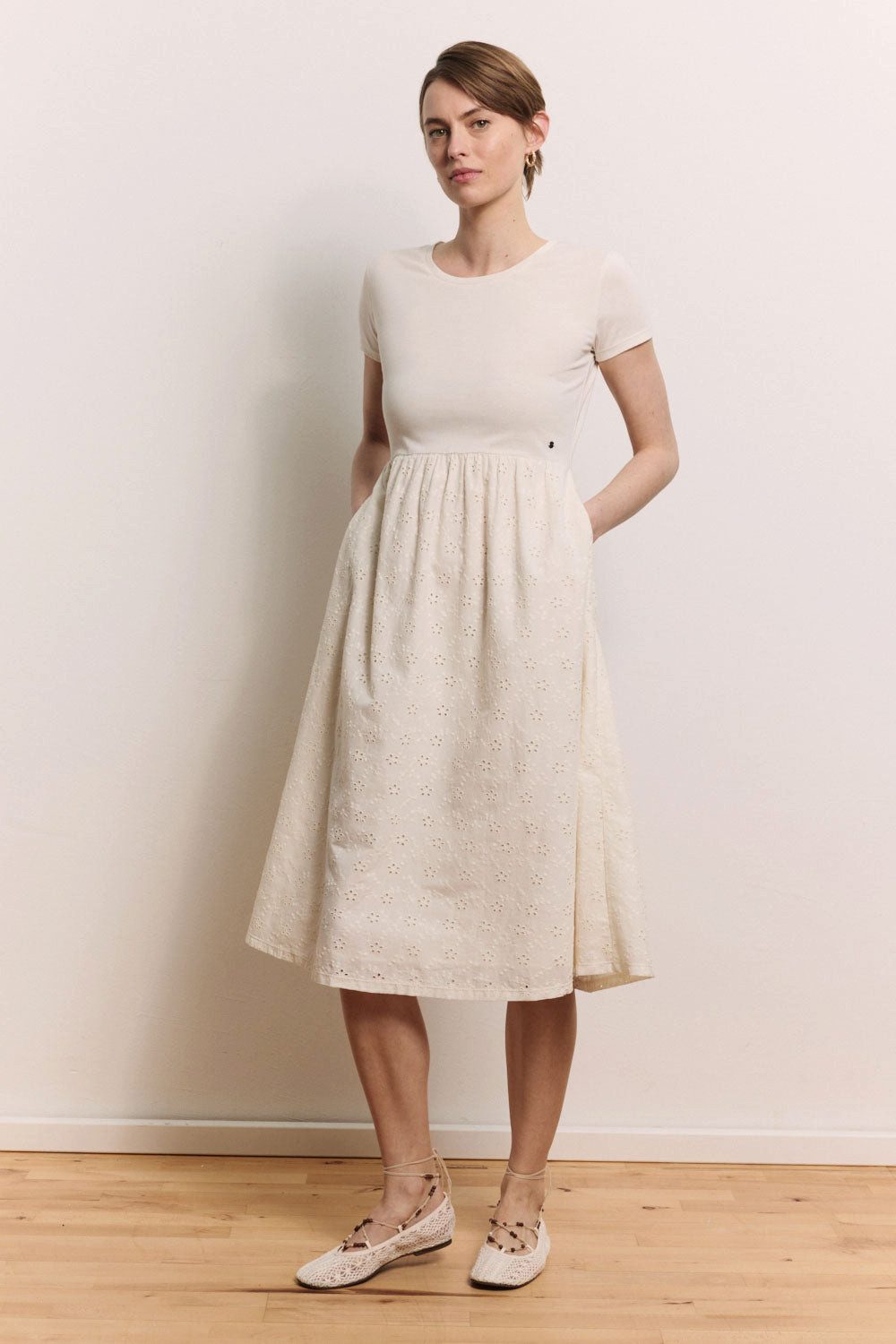 Tranquillo Sommerkleid Sommerkleid Juliaa Lace-Optik Sommerliches Midikleid mit gefüttertem Rock und Seitentaschen