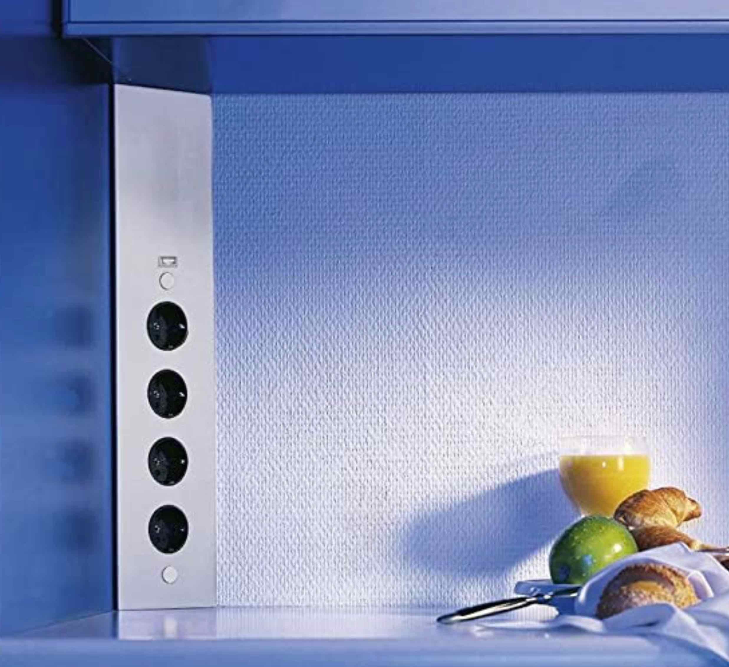 Thebo THEBO Salome Energie-Ecksäule Edelstahl, 4-fach, 1 USB-Anschluss, Mehrfachsteckdose