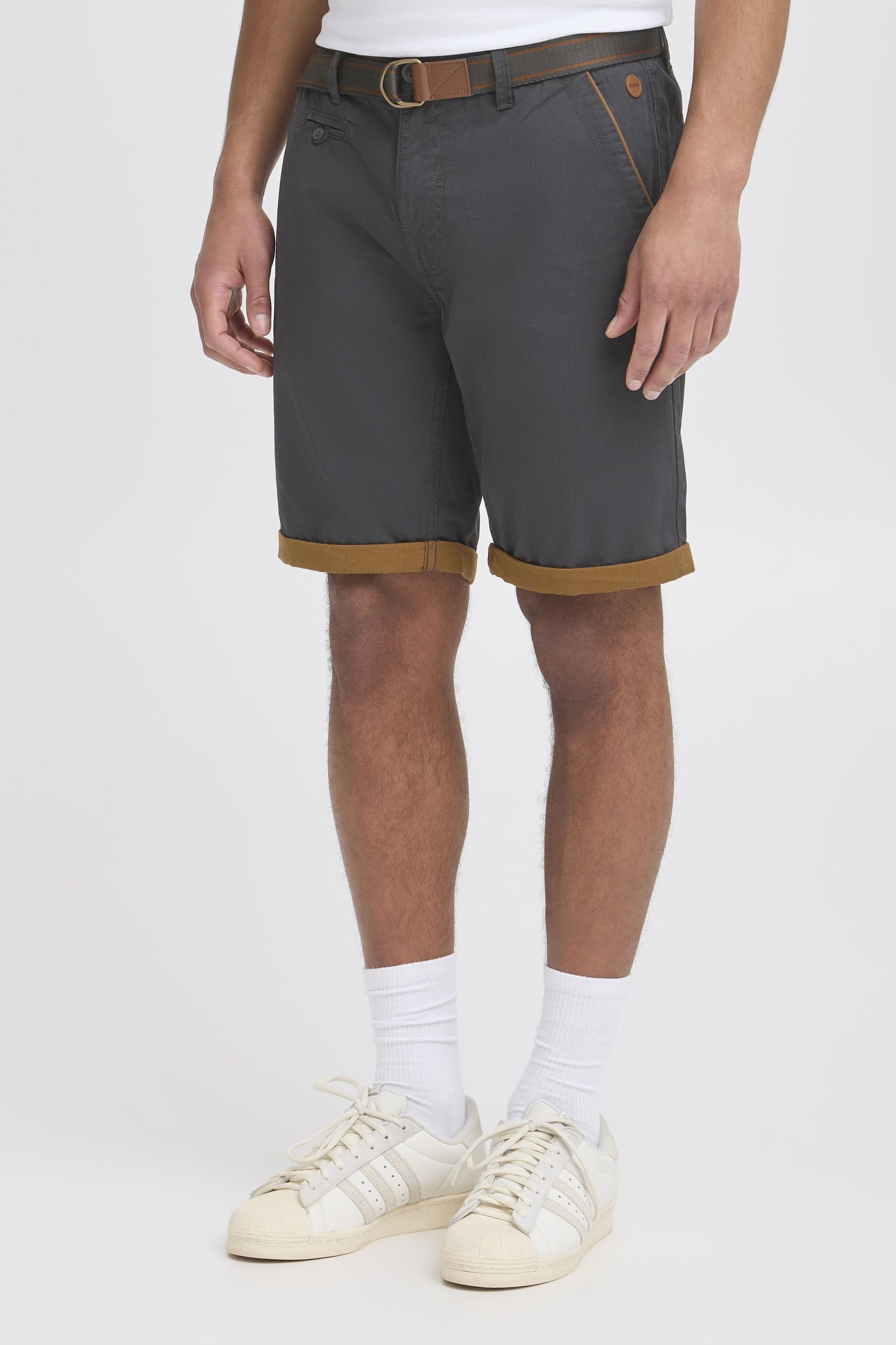 Blend Chinoshorts BHNeji Chino Shorts mit umgeschlagenen Hosenbeinen in Kontrastfarbe