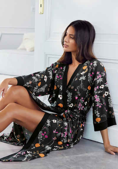 LASCANA Kimono, Kurzform, Kunstfaser, Kimono-Kragen, Gürtel, mit Wildblumen Muster