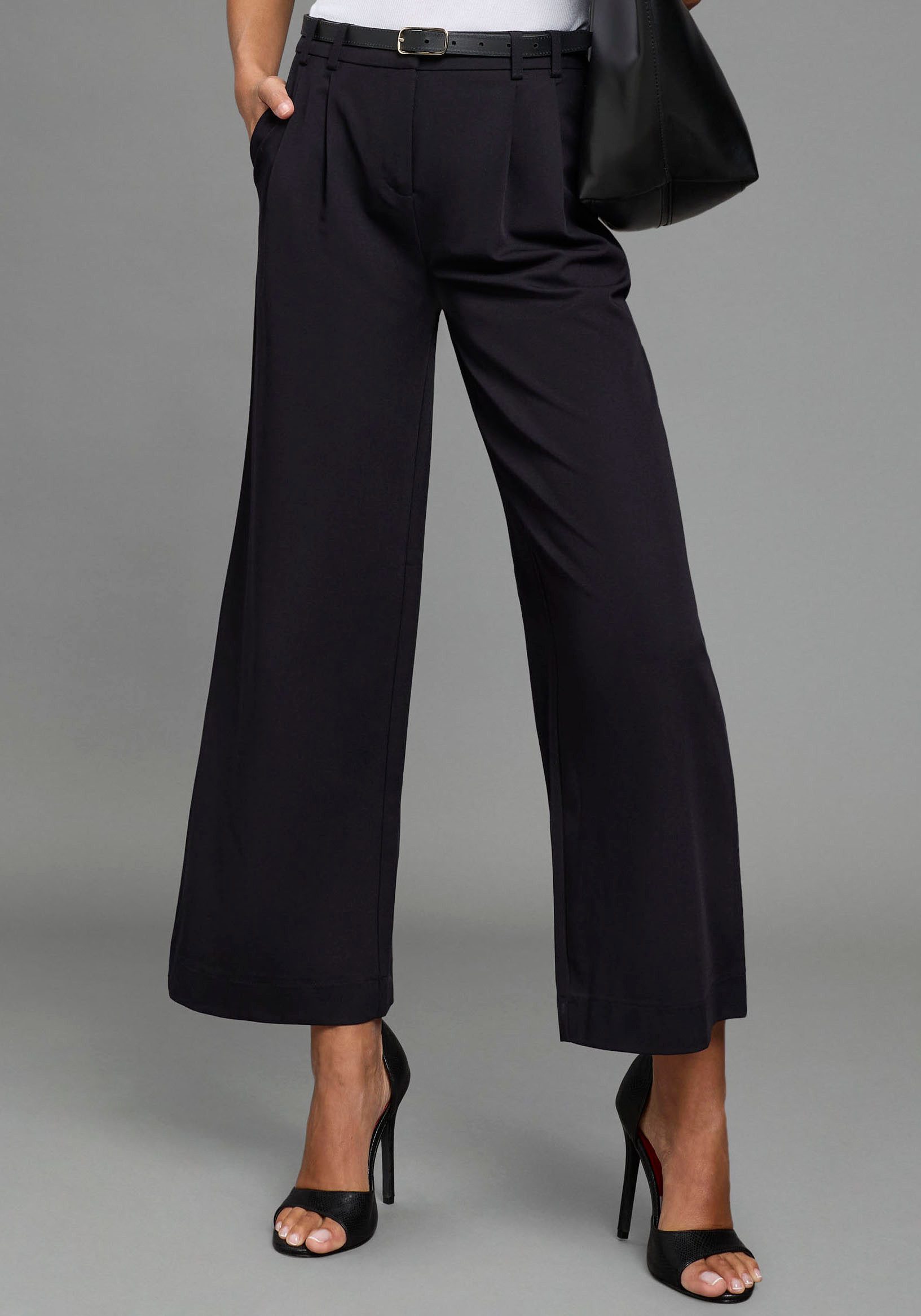 Laura Scott Ledergürtel in modisch schmaler Form - NEW. Reduzierter Preis € 22,99. Unverbindliche Preisempfehlung € 27,99