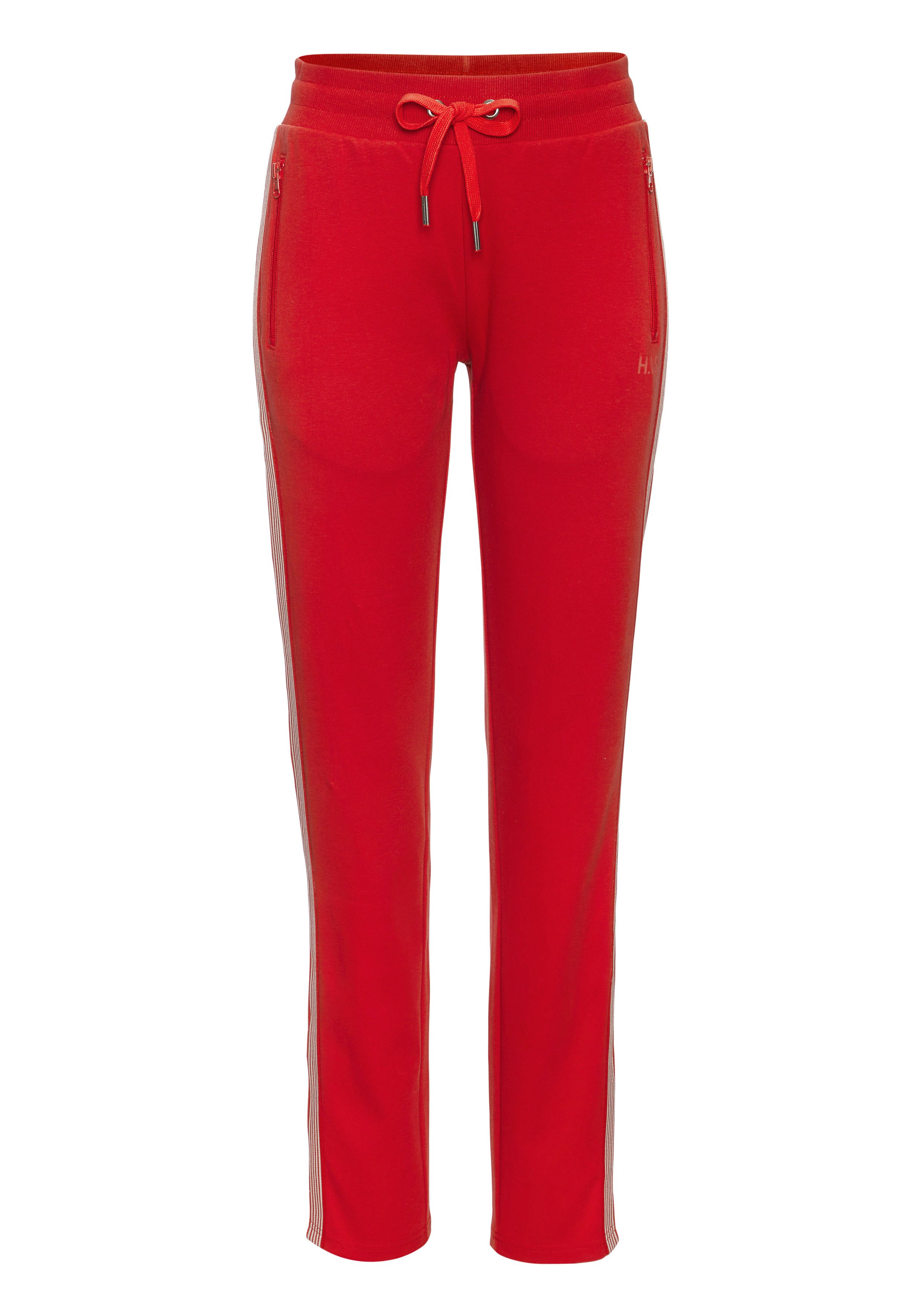 H.I.S Jogginghose mit seitlichem Tapestreifen. € 34,99