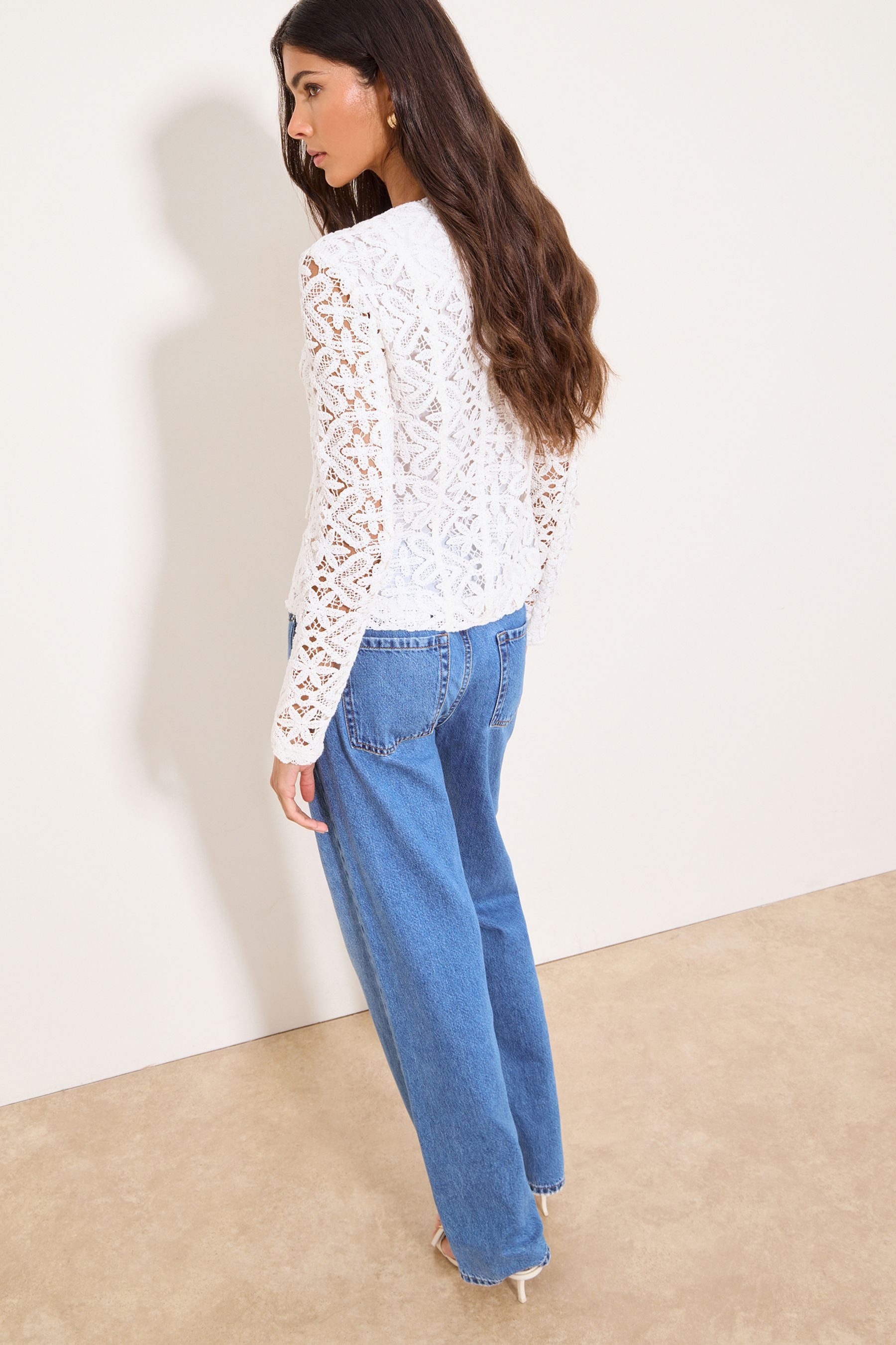 LIPSY Blusenjacke Lipsy Jacke ohne Kragen mit Häkelbesatz (1-St)