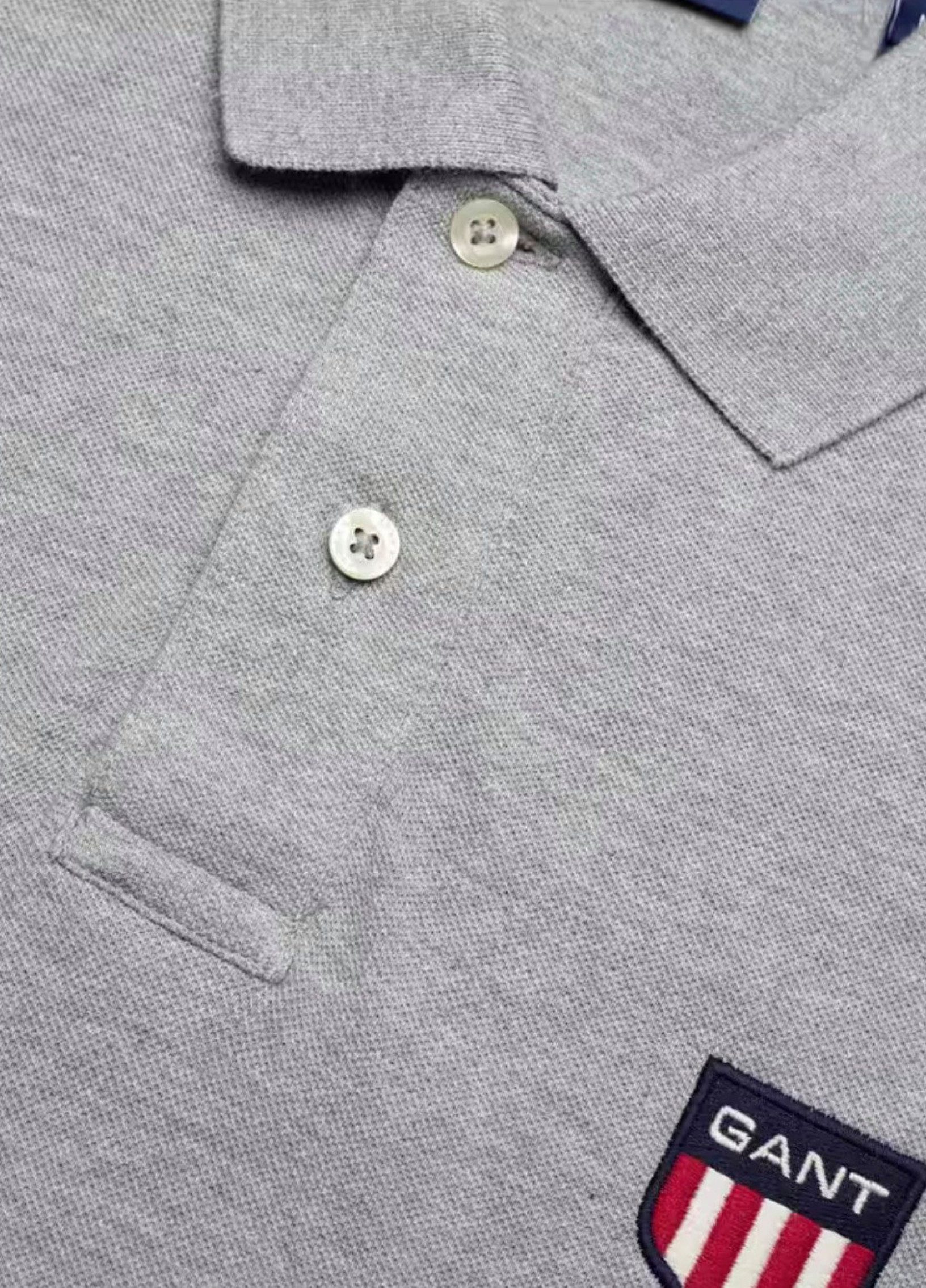 Gant Poloshirt Herren Retro Shield Pique Logo Regular Comfort Fit Retro Shield Logo Stickerei aus den 90ern