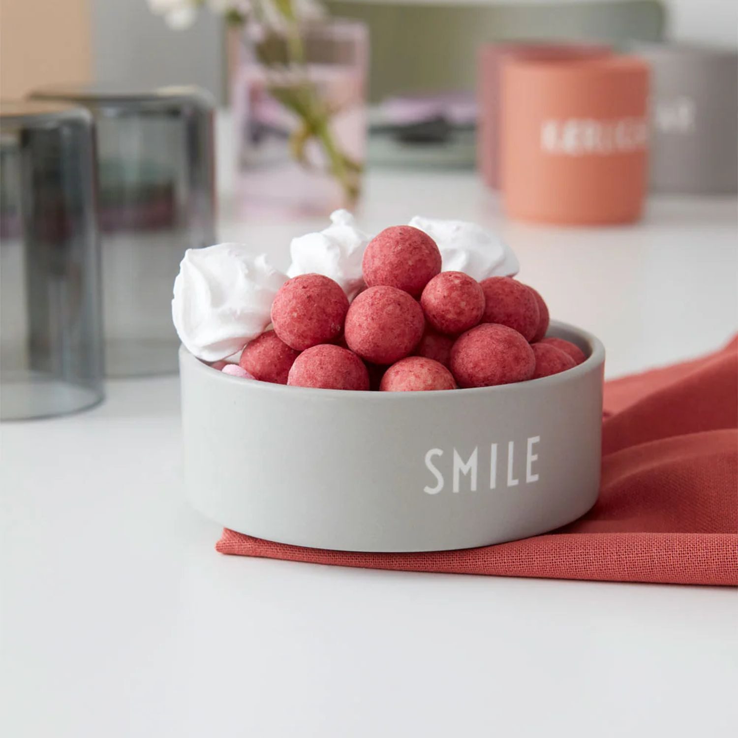 Design Letters Snackschale Snack Bowl Smile Hellgrau, Porzellan