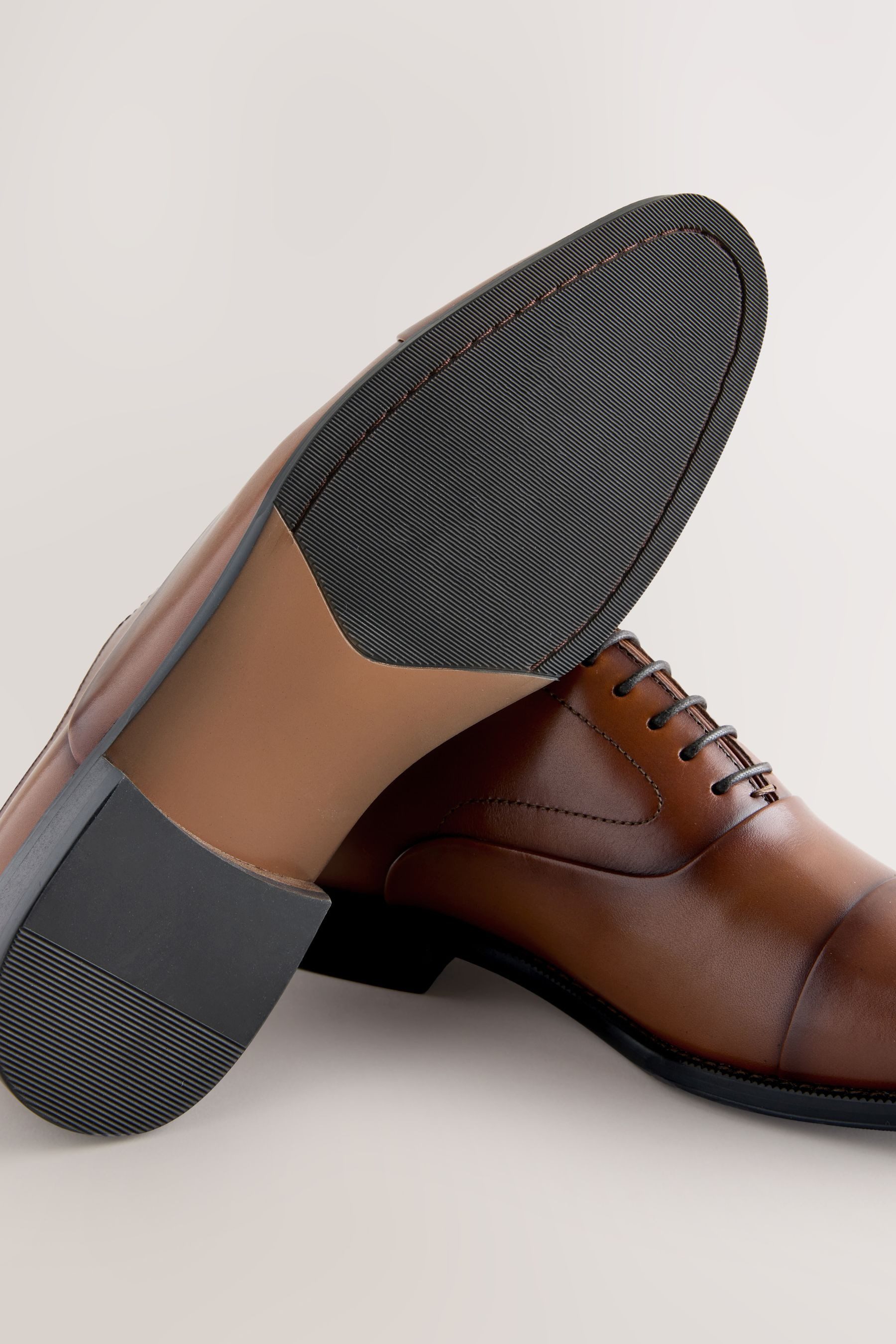 Next Oxfordschuh aus Leder mit Zehenkappe Schnürschuh (1-tlg)