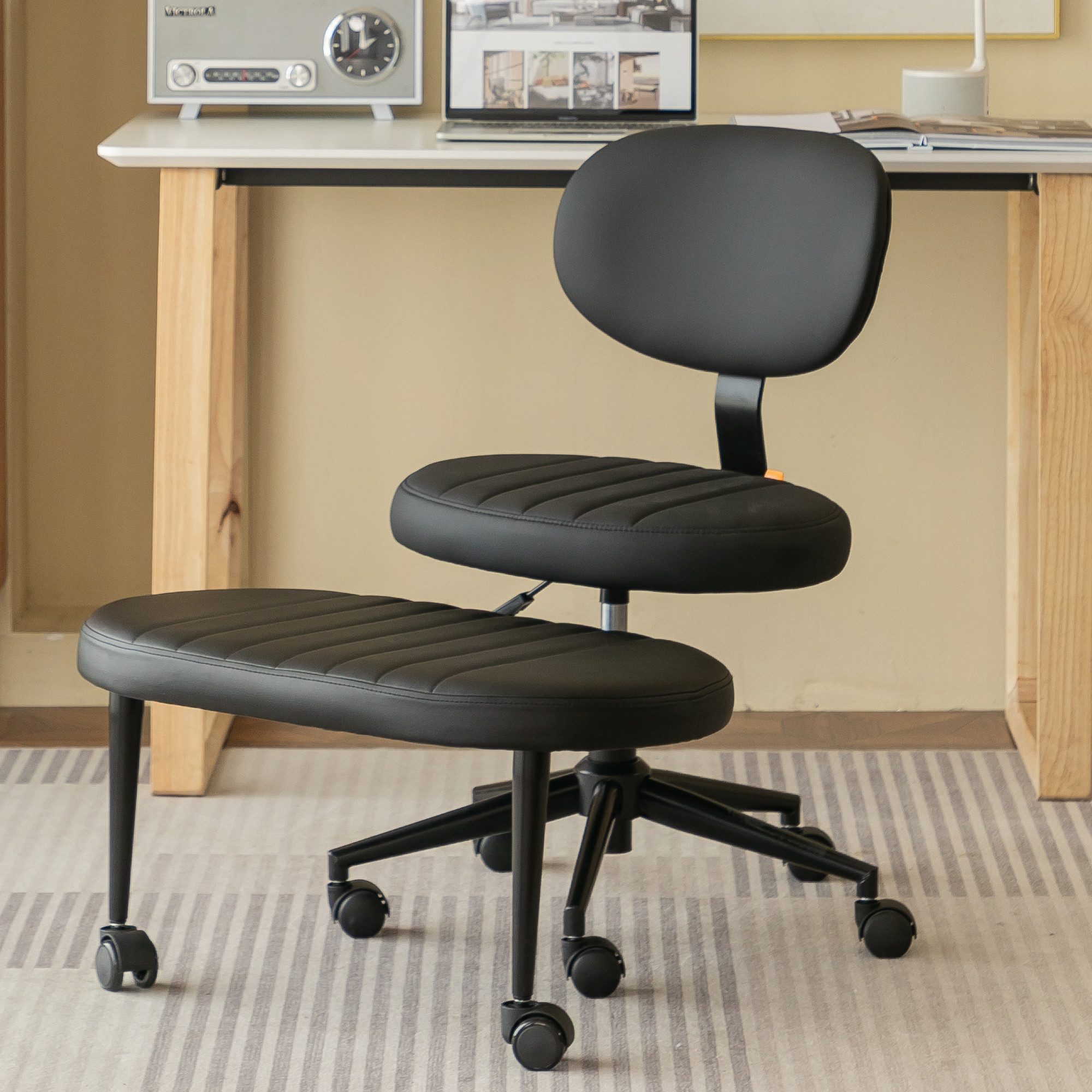 MODFU Bürostuhl Samt-Bürostuhl für Homeoffice, höhenverstellbarer Drehstuhl (Mit neuartiger integrierter Fußstütze, komfortables Sitzen, 360° drehbar, 1 St), 69x92x40 cm Eleganter Stoffbezug, ideal für Arbeitszimmer & Kleinräume