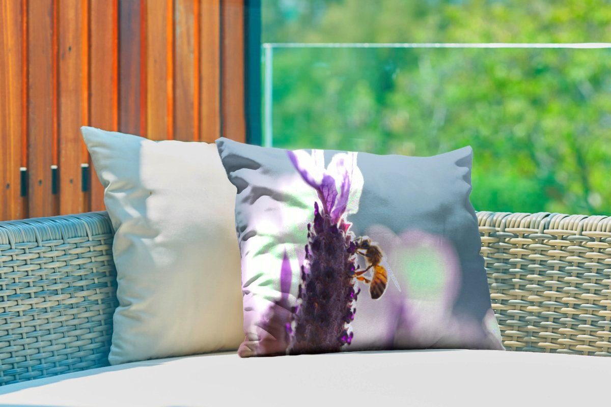 vor Polyester, Dekokissenbezug, MuchoWow Nahaufnahme Hintergrund, von einem Outdoor-Dekorationskissen, bunten Lavendel Dekokissen Kissenhülle