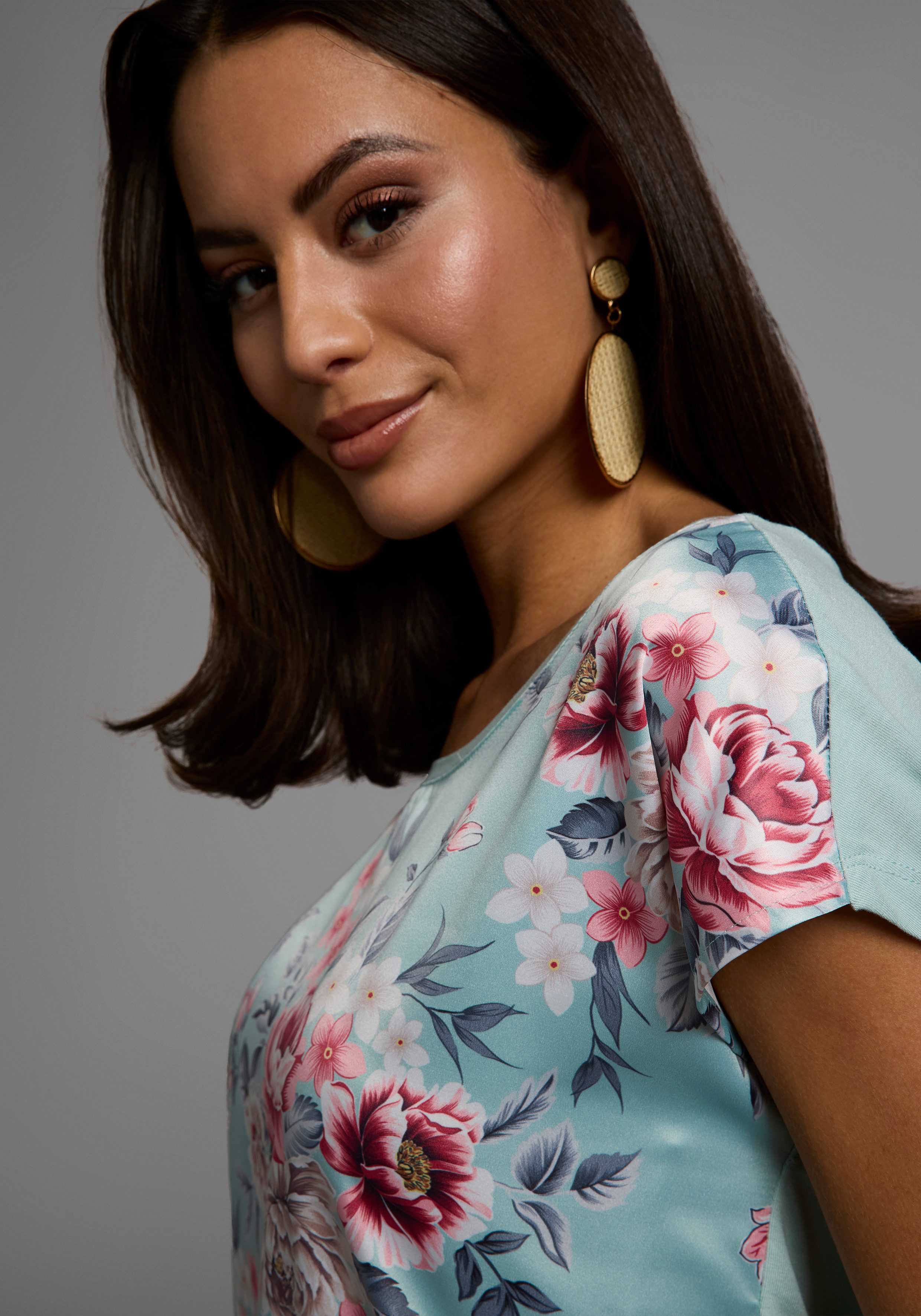 Laura Scott Shirtbluse gemustert und gestreift, femininer Stil, Rundhalsausschnitt. Reduzierter Preis € 27,99. Unverbindliche Preisempfehlung € 39,99, (€ 27,99 pro 1 Stk)