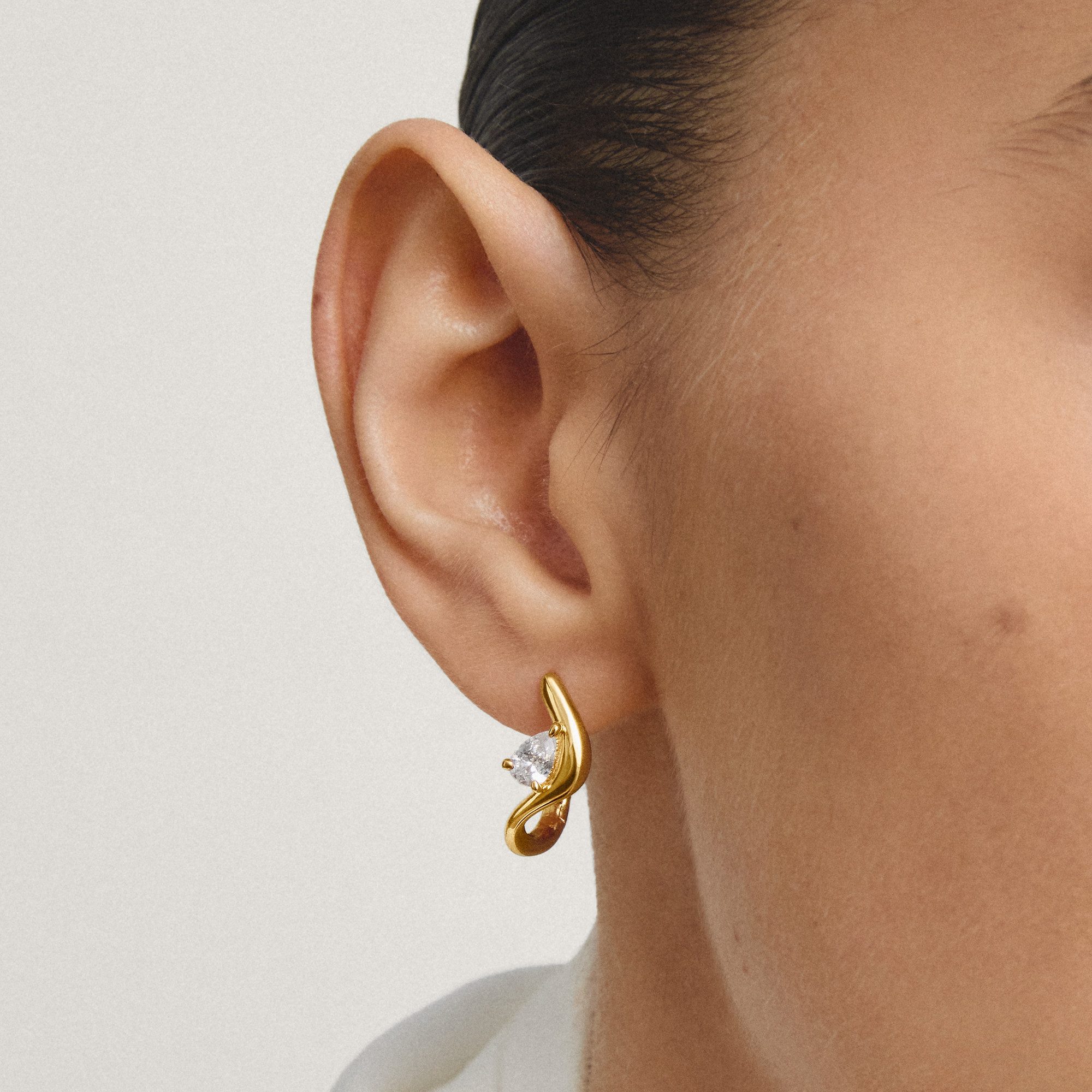 THOMAS SABO Paar Creolen Fluid Elegance Creolen mit Zirkoniastein gelbgoldfarben, mit Zirkonia (synth)