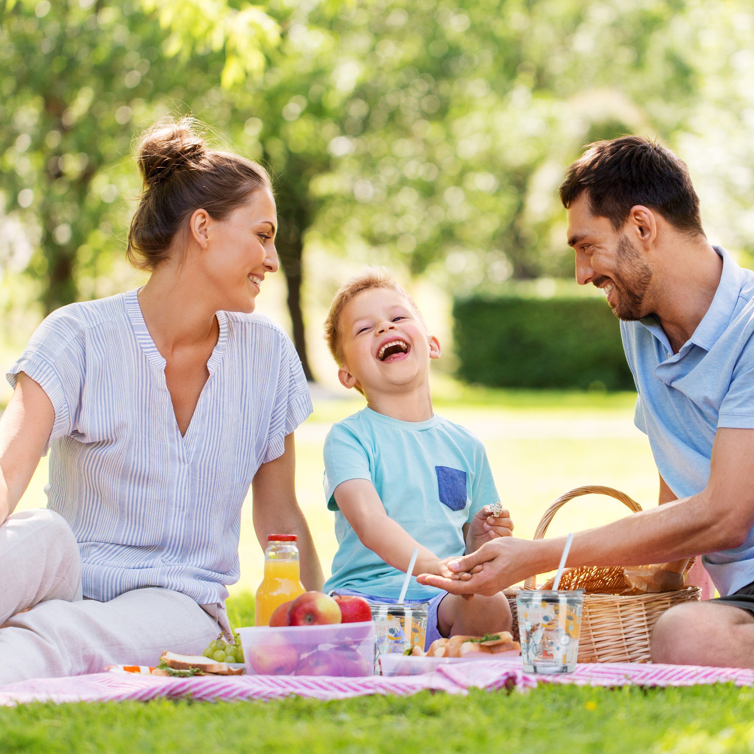 relaxdays Gläser-Set 4er Set Glasbecher Sport-Motiv, Glas