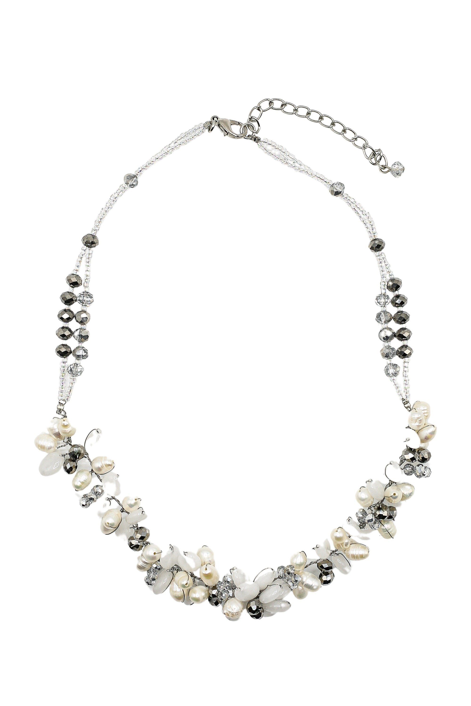 Kette mit Anhänger Perle