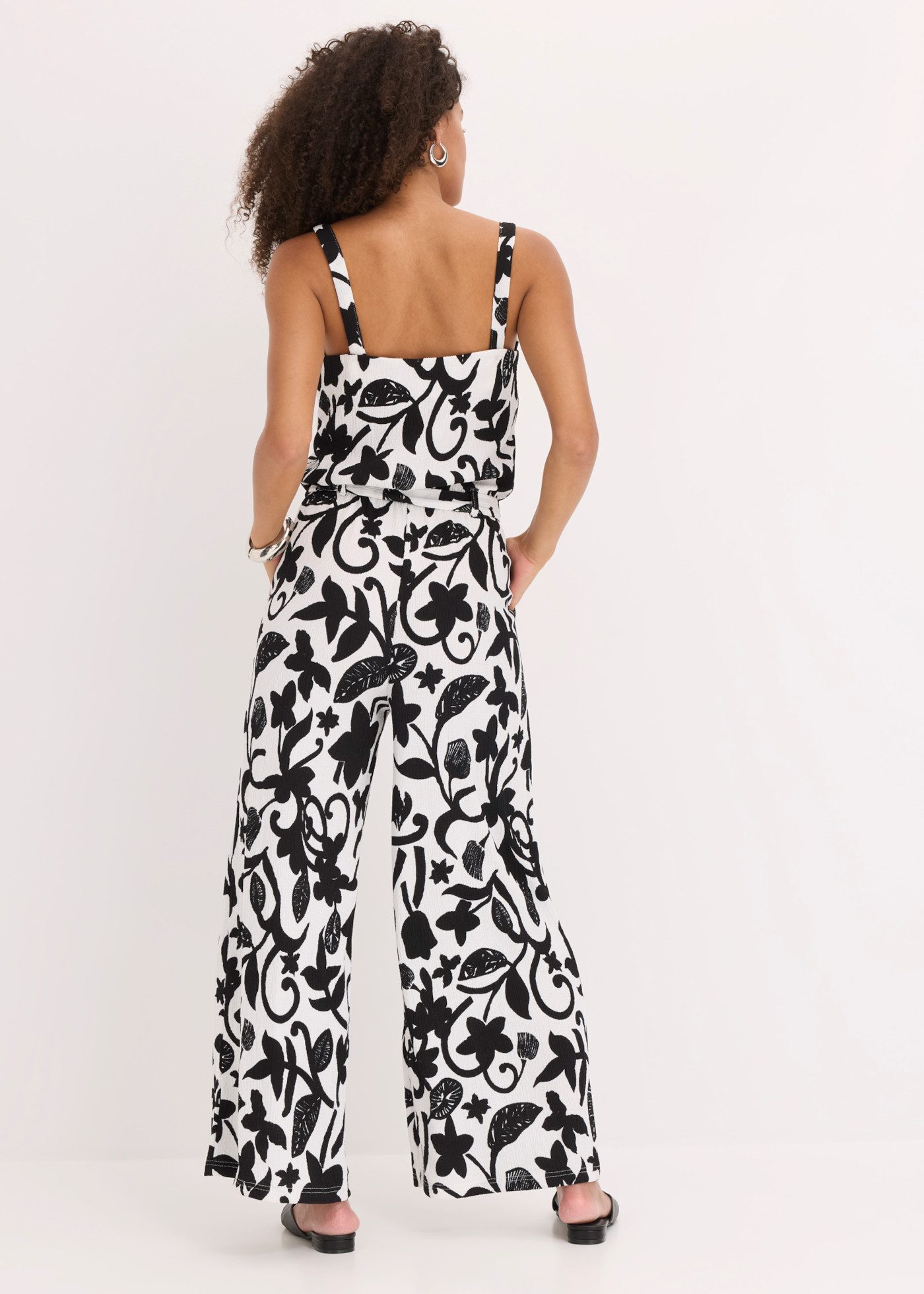 bonprix Jumpsuit mit floralem Druck, ohne Ärmel, Loose Fit, aus Polyester und Elasthan – Bild 2 von 5