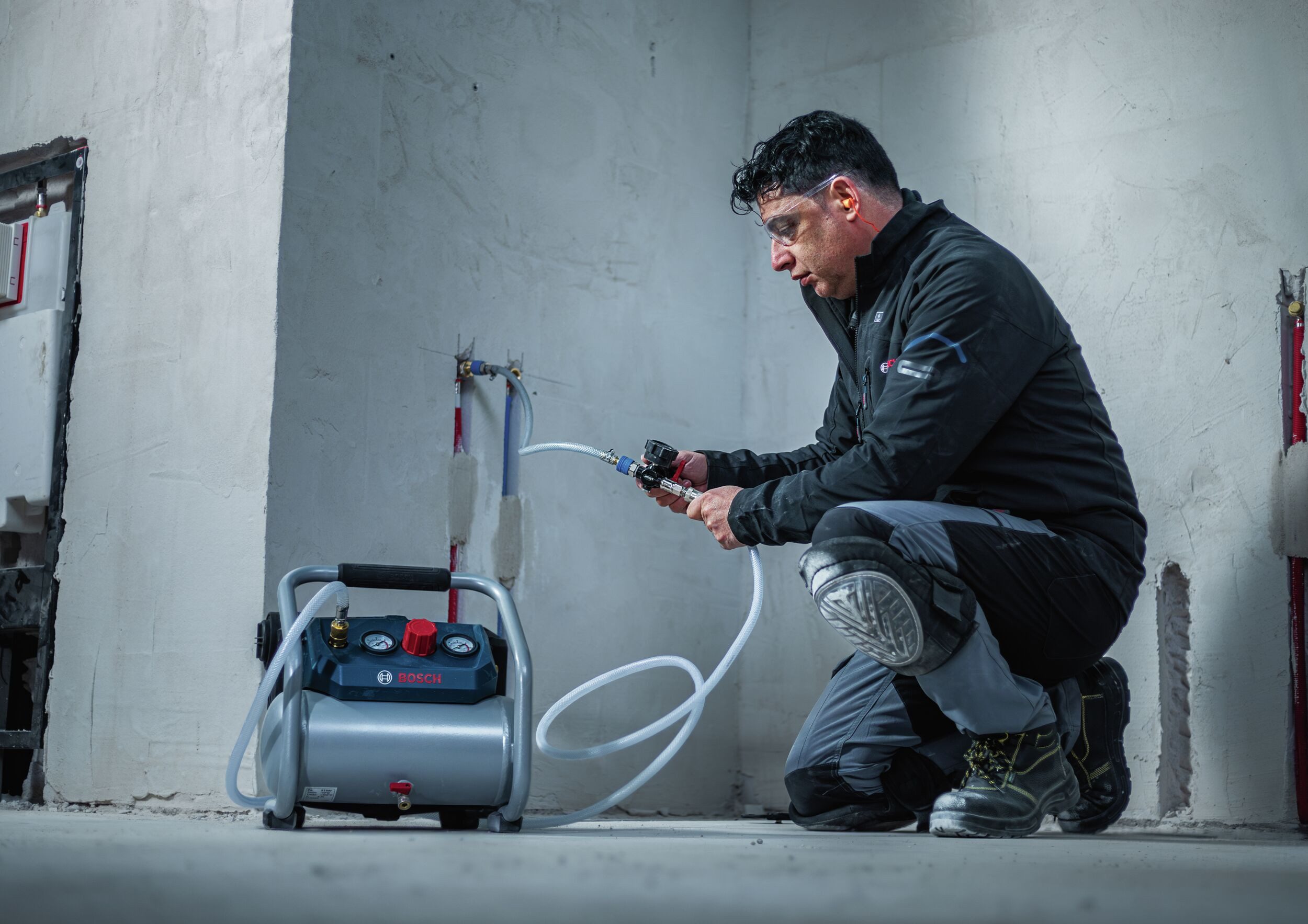 BOSCH Akku-Handkompressor GKO, max. 8 bar, Druckluftkompressor GKO18V-51 Ohne Akku - im Karton