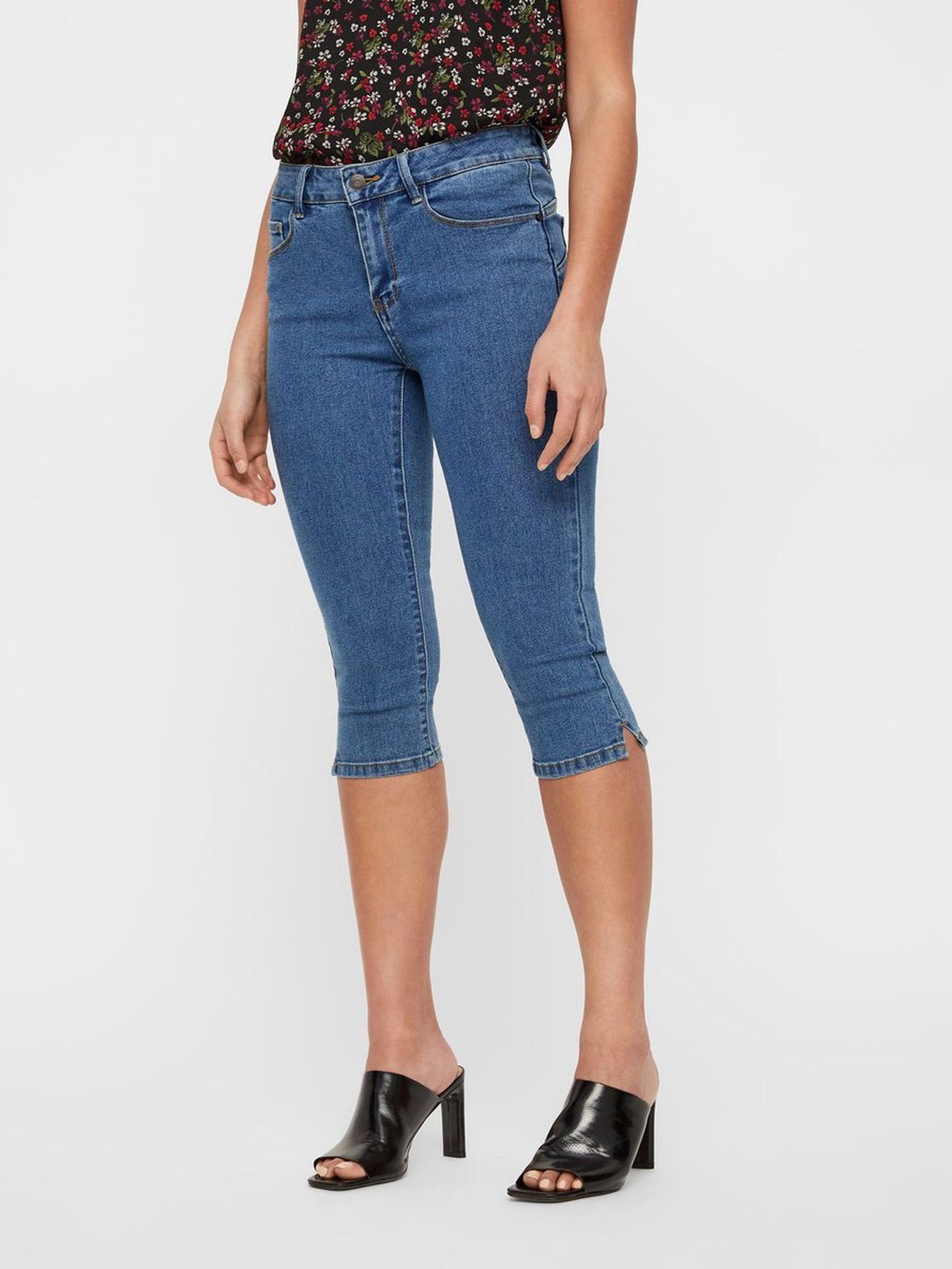 Vero Moda Caprihose »4101« (slim fit, 1-tlg., Reißverschluss) Denim Capri  Jeans Shorts Kurze Bermuda Sommer Stretch 3/4 Hose VMHOT online kaufen |  OTTO