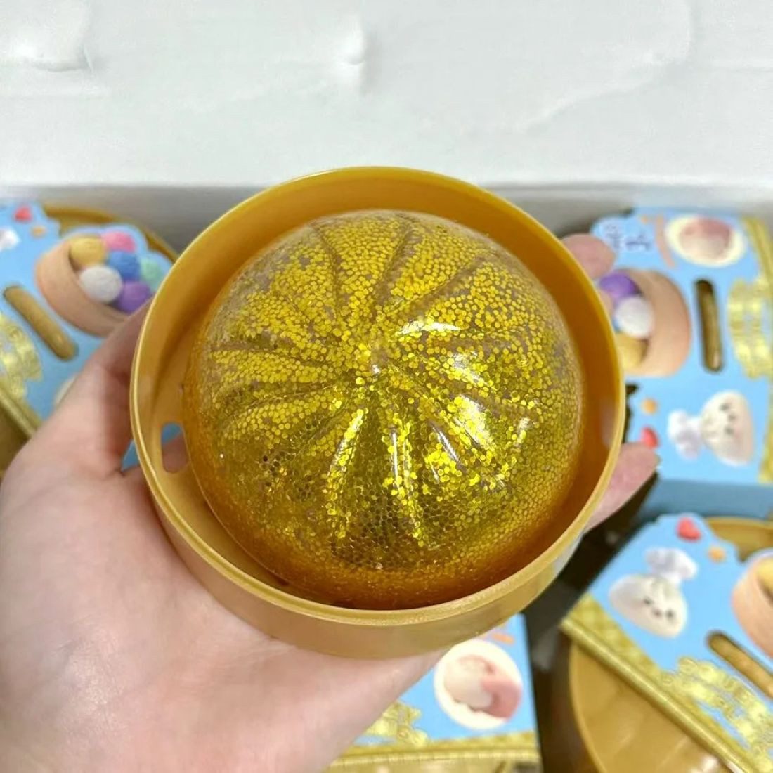 OLi Jumboball Realistisches Glitzer Knödel-Quetschspielzeug mit Bambus-Dampfgarer, Stressabbau-Spielzeug Dumpling-Squishy