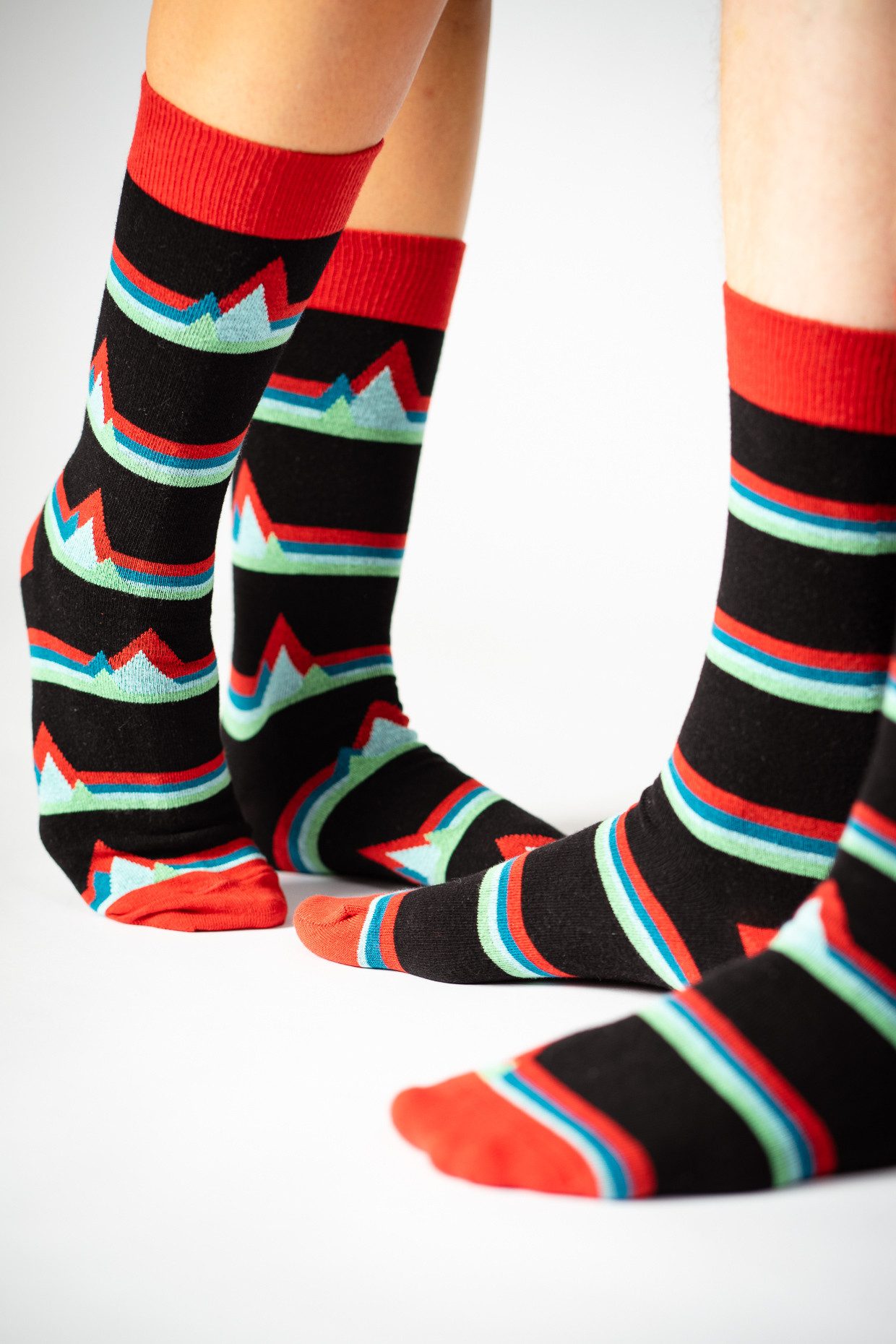 GreenBomb Socken Socks Abstract Mountain Motiv Lifestyle Bio-Baumwoll-Mix, Polyamid, Elasthan, kreative Designs