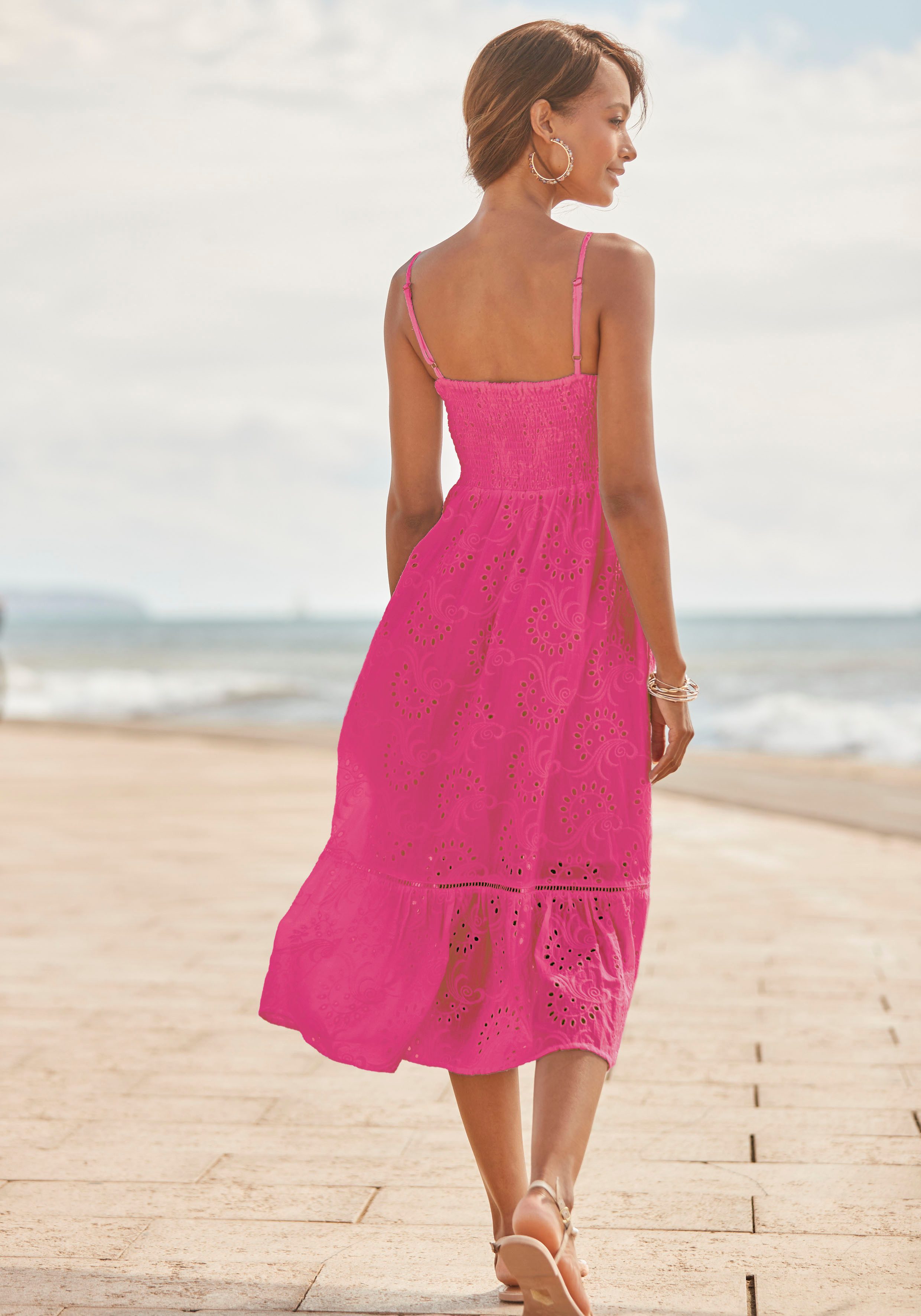 Buffalo Midikleid mit hochwertiger Lochstickerei, luftiges Sommerkleid aus Baumwolle