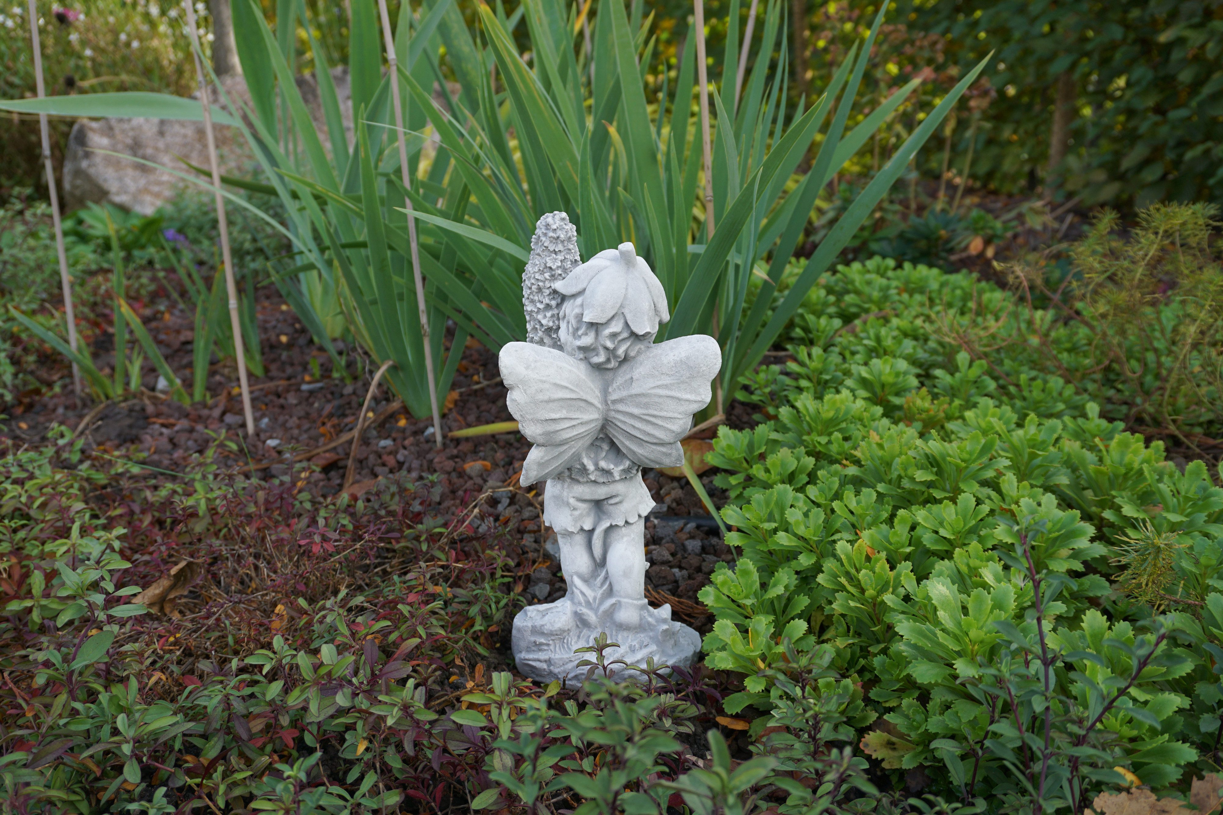 gartendekoparadies.de Gartenfigur Elfe mit Hyazinthe, Steinfigur, H. 32 cm, 3 kg, Frostsicher