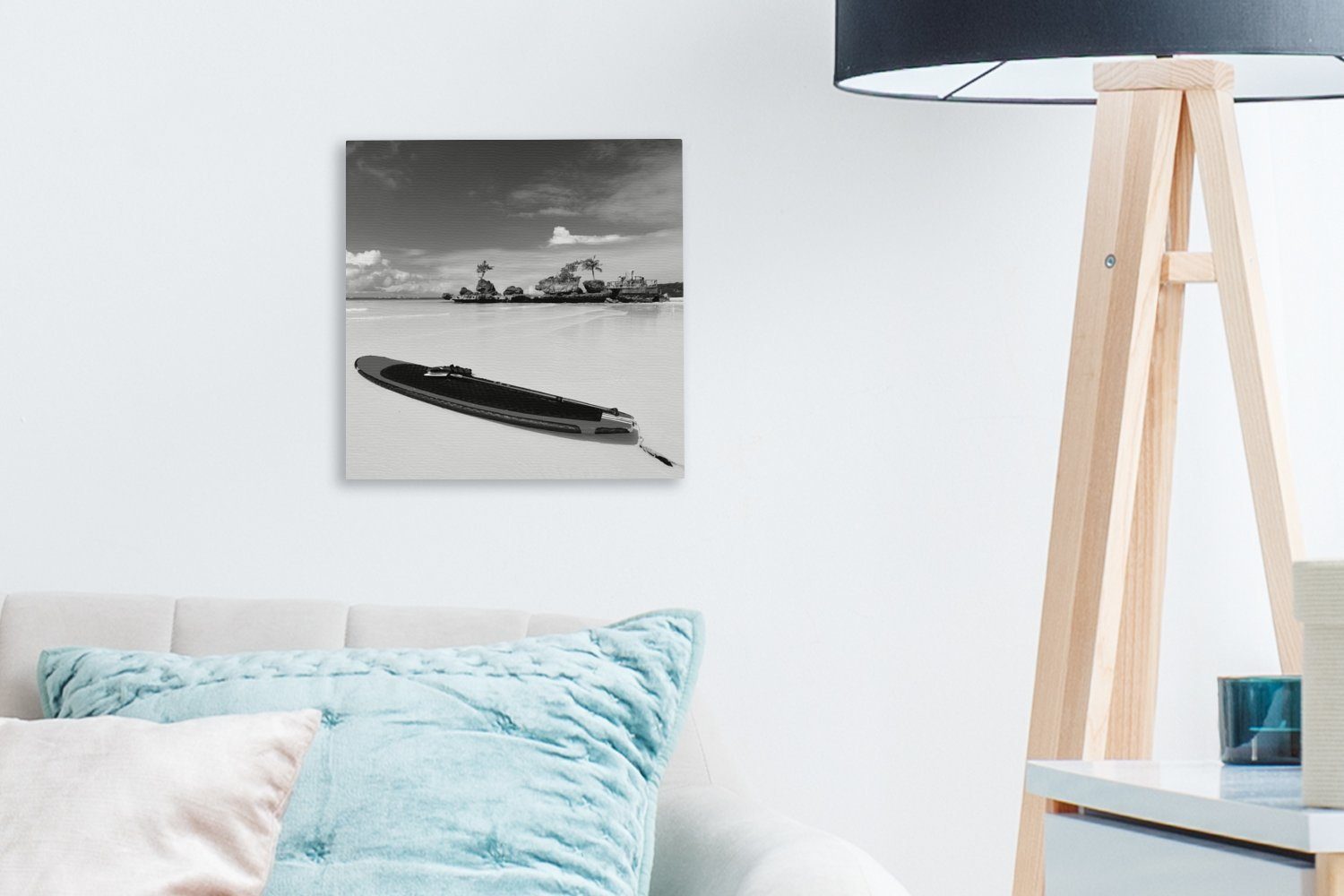 OneMillionCanvasses® Leinwandbild Surfbrett am Boracay Schlafzimmer St), - weiß, von für Wohnzimmer und Strand schwarz (1 Leinwand Bilder