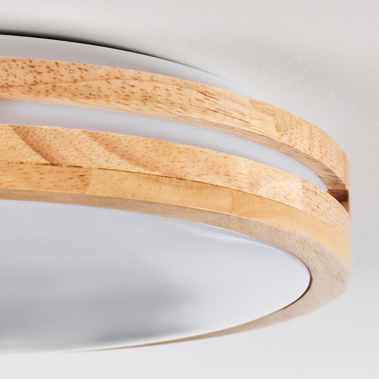 hofstein Deckenleuchte moderne Deckenlampe aus Metall/Bambus/Kunststoff in Weiß/Natur, LED wechselbar, 3000 Kelvin, Leuchte im angesagten Boho-Design (30cm), 1700 Lumen, LED 16 W