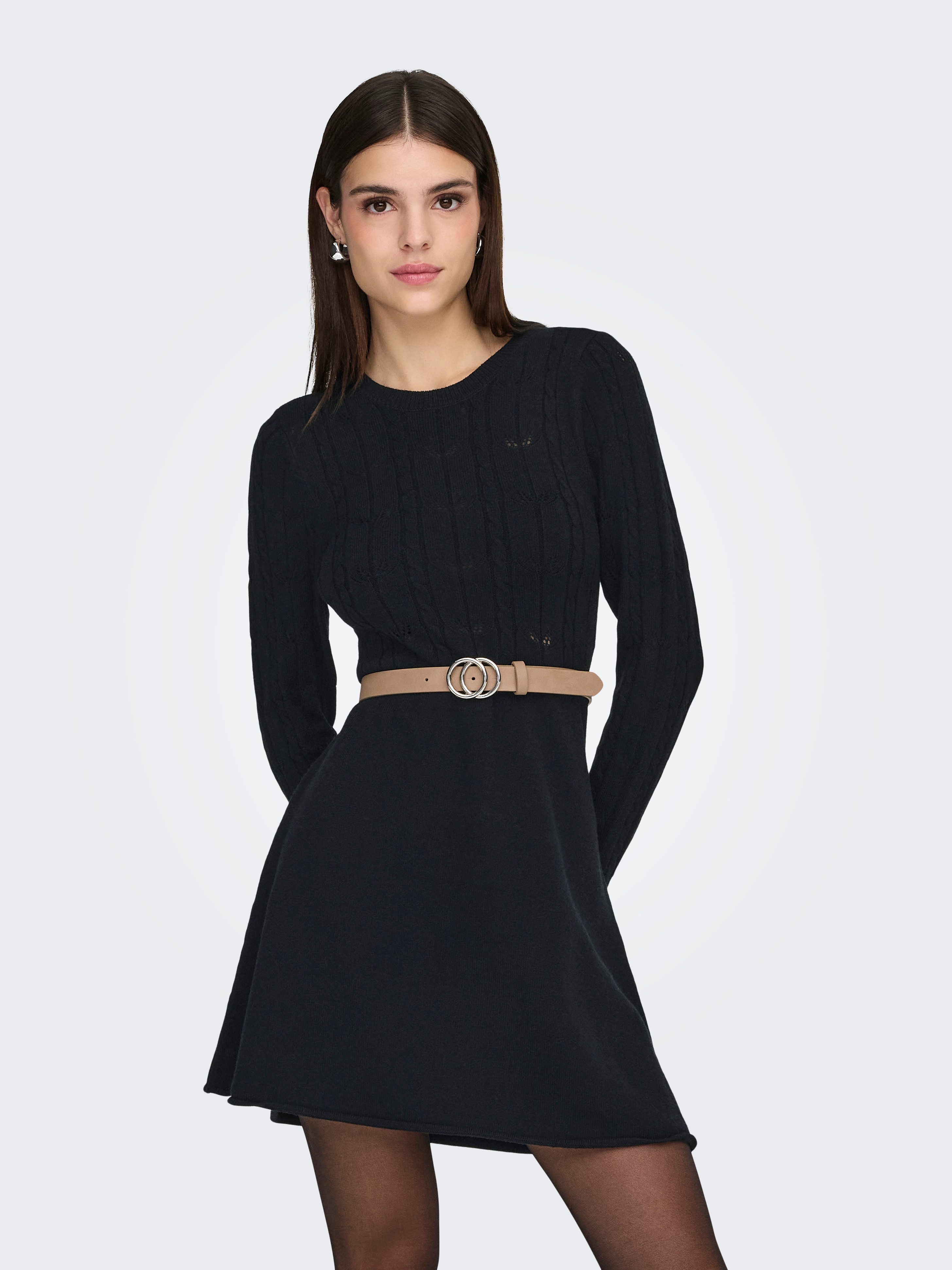 ONLY Strickkleid ONLKATIA LIFE LS O-NECK CABL DRES EX KNT Viskosemischung, regular fit, Rundhals