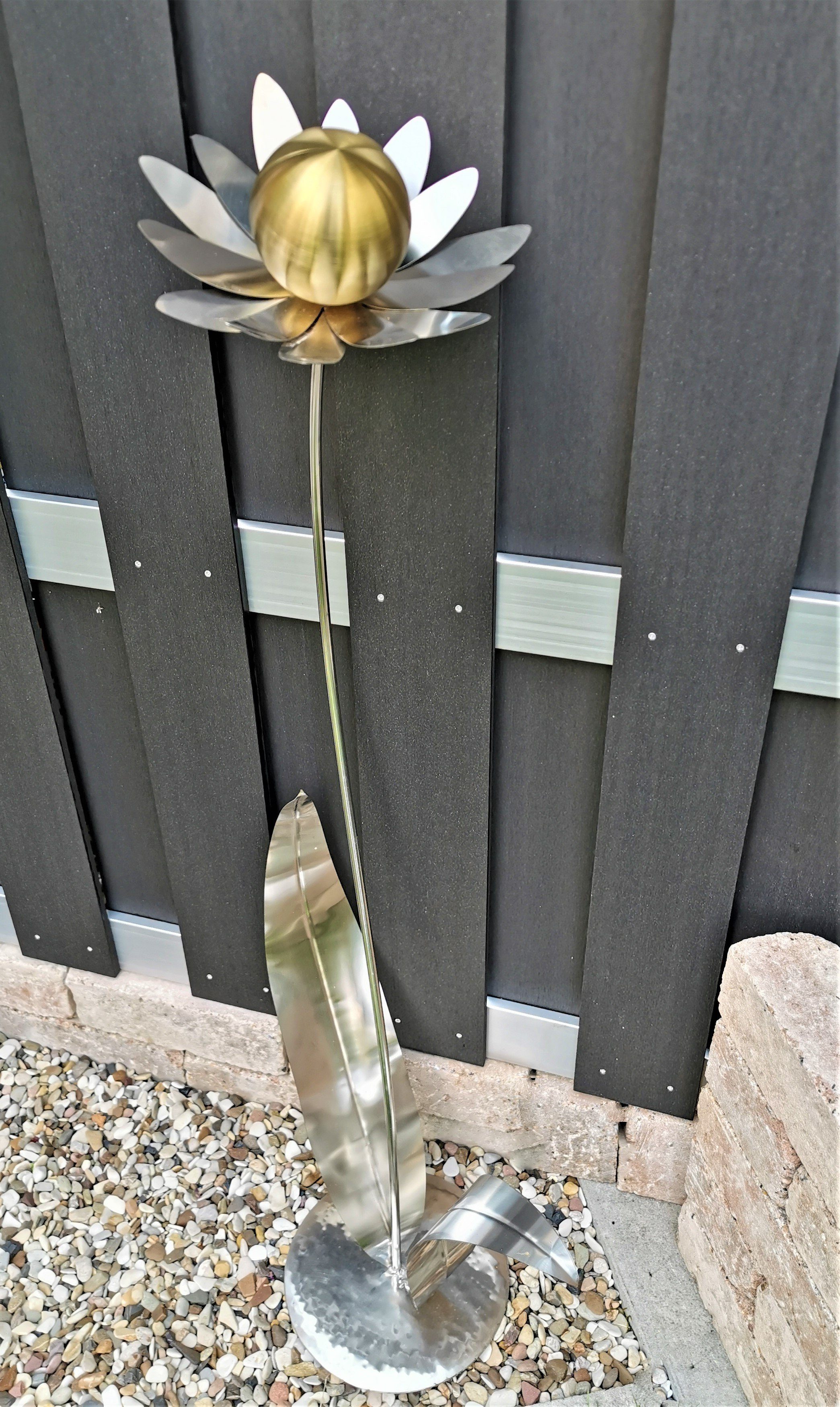 Jürgen Bocker Garten-Ambiente Gartenstecker Skulptur Blume Palermo Edelstahl Kugel gold matt gebürstet 120cm Deko Garten