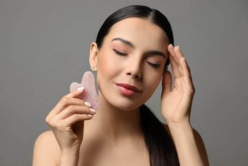 shapevital.de Massagestein Gua Sha Massagestein für gezielte Entspannung im Gesicht Rosa, handgefertigt und poliert für optimales Gleiten
