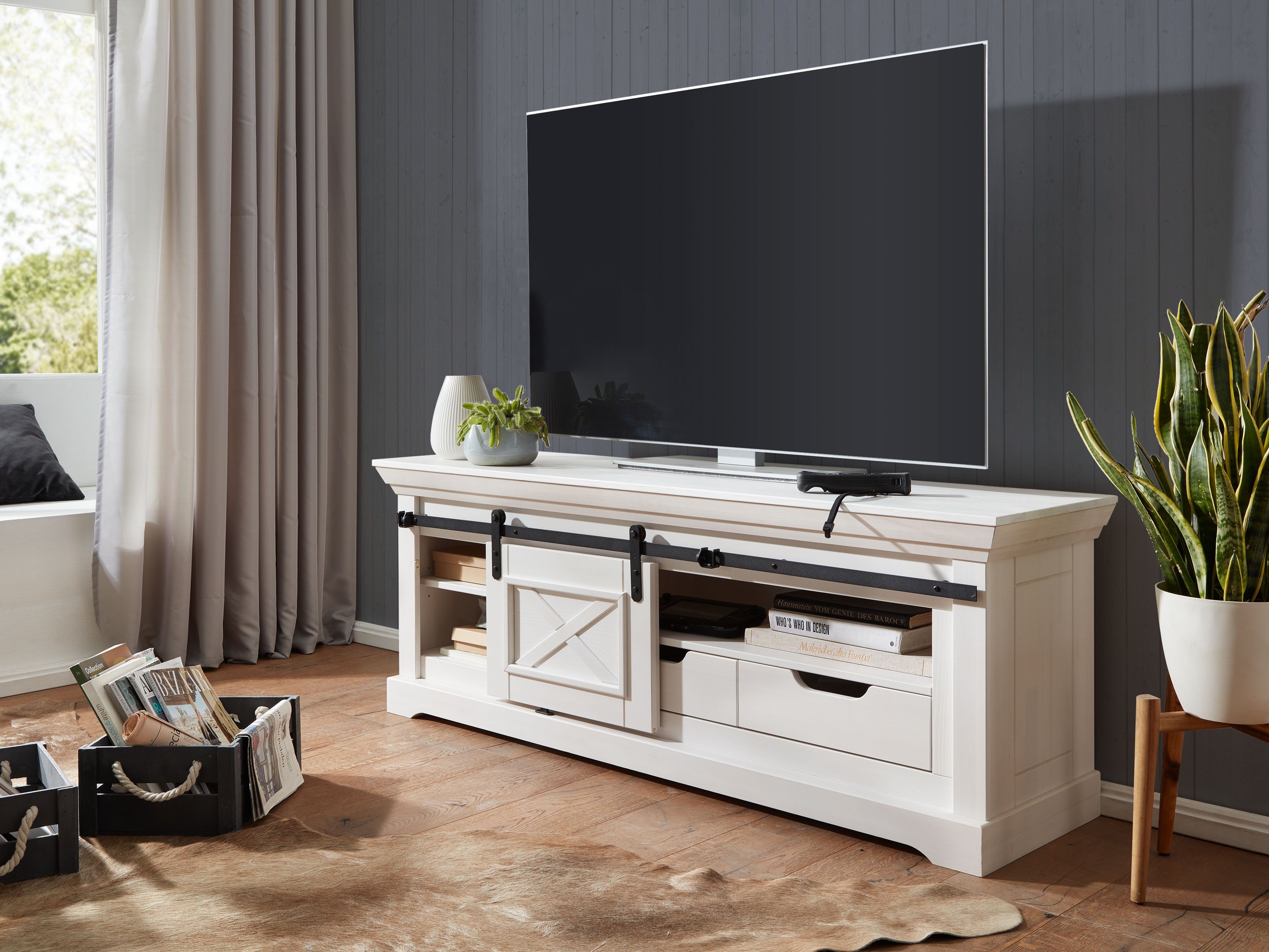 massiv Kiefer TV-Schrank weiß, Woodroom 153x57x40 BxHxT Maribo cm
