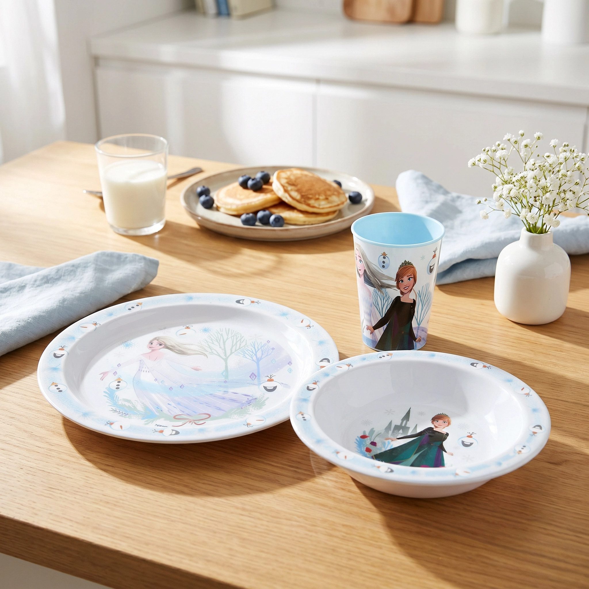 Disney Kindergeschirr-Set Disney Die Eiskönigin Weihnachten Geschirr-Set 3 teilig (3-tlg), 1 Personen, Kunststoff, Becher Teller Schüssel