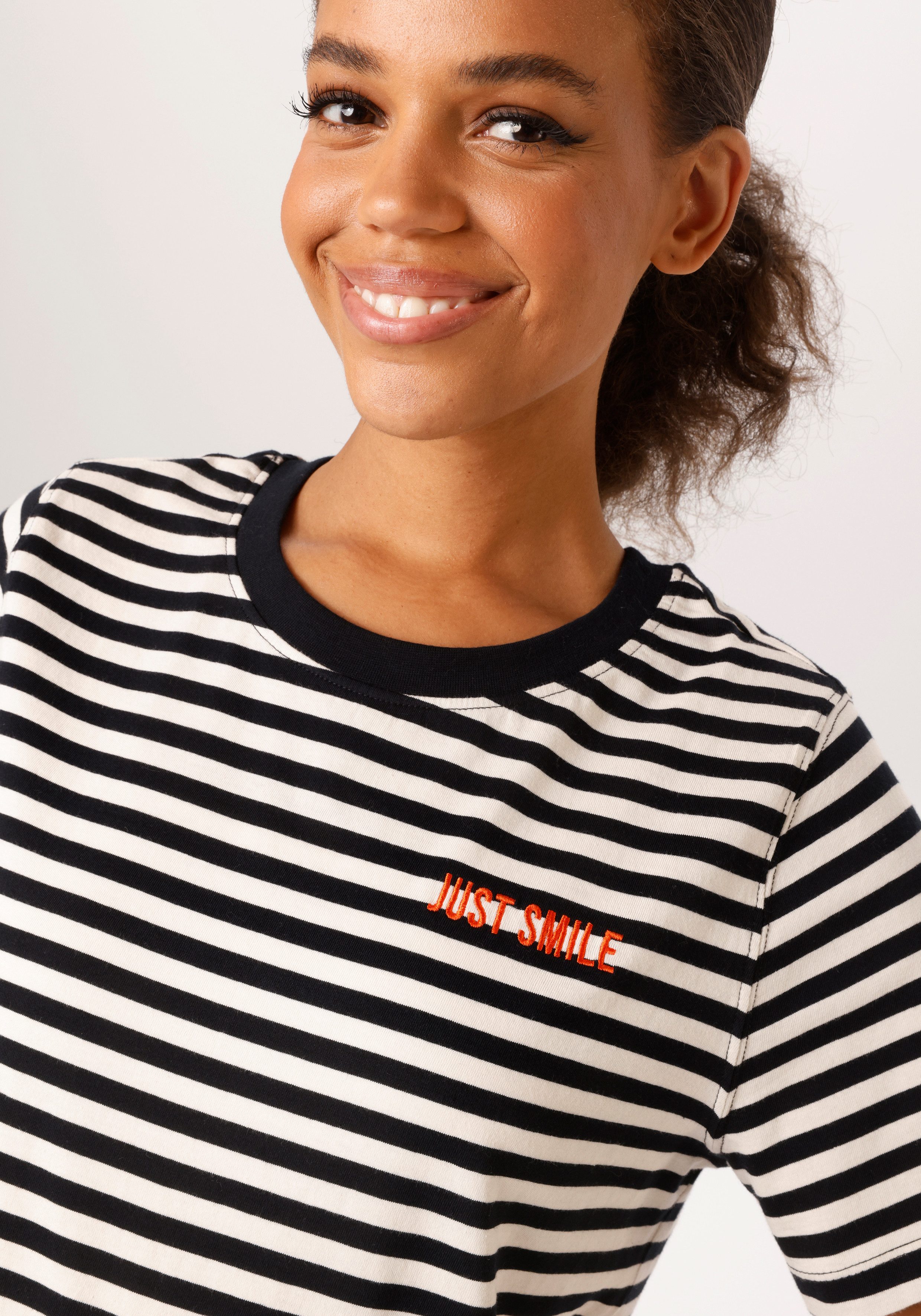 Aniston CASUAL T-Shirt mit Smiley und Folienprint im Rücken - NEUE KOLLEKTION