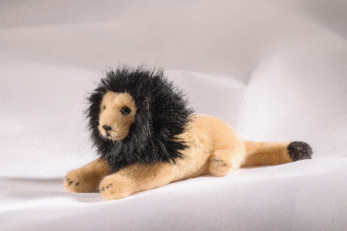 Kösen Kuscheltier Kösen Löwe klein liegend beige/schwarz