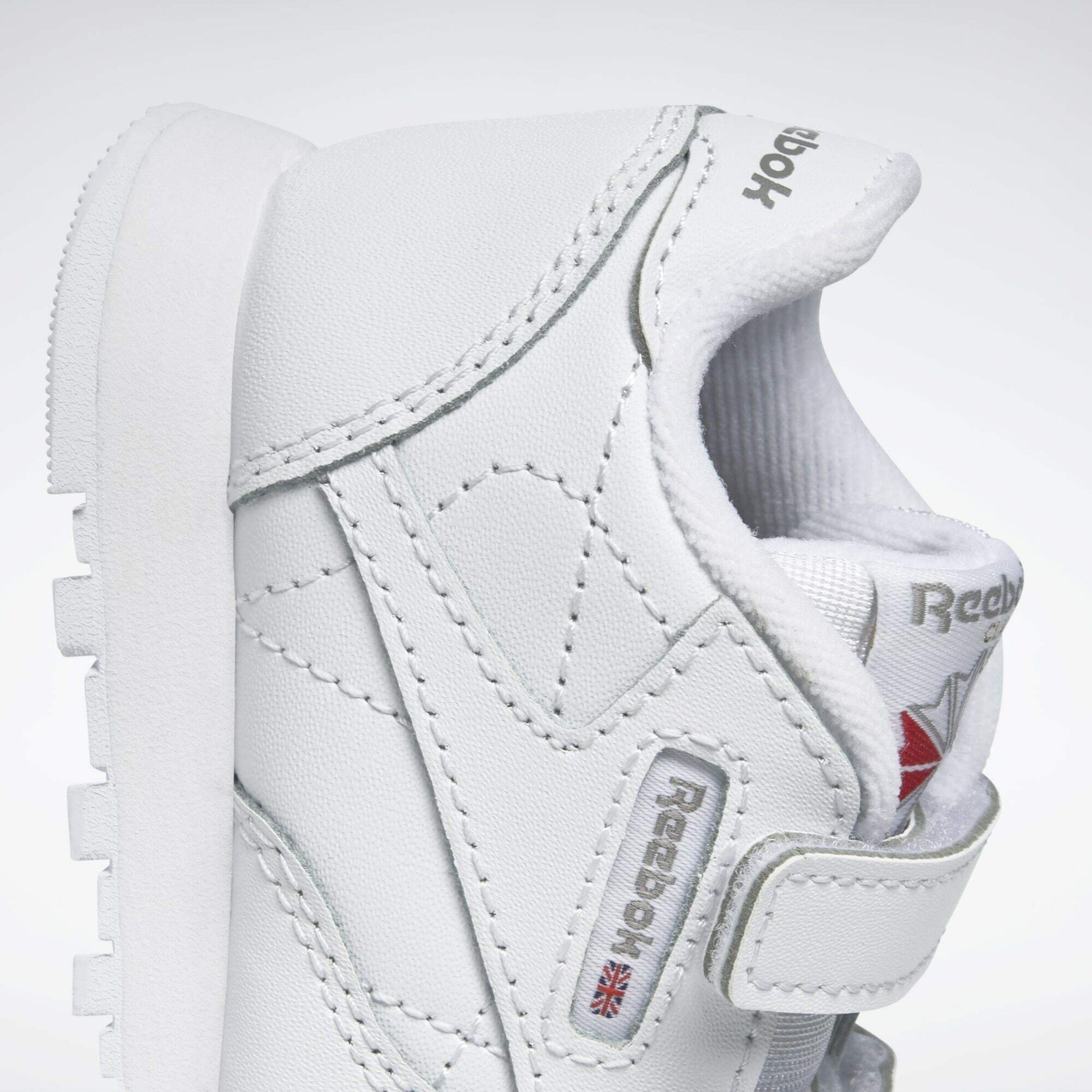 (1-tlg) Classic Reebok Sneaker
