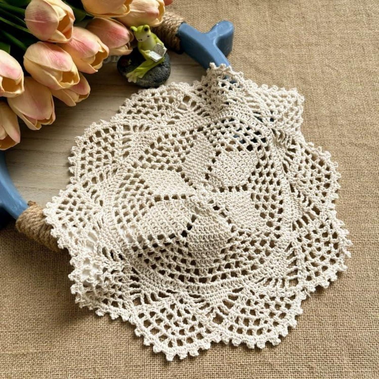 LuxusKollektion Platzset Tischset Spitze Blume 30cm 2er-Set Beige, (2-St)