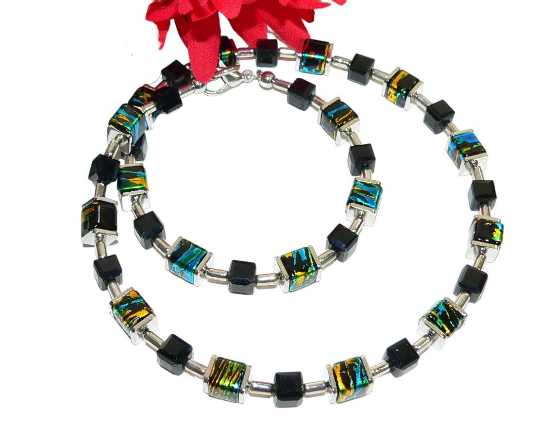 traumschmuck Perlenkette 051c Halskette Würfelkette Glas Kristallglas schwarz multicolor (Geschenk, Muttertag, Weihnachten, Geburtstag, Valentinstag, inkl Schmuckbox), Made in Germany, handgefertigt