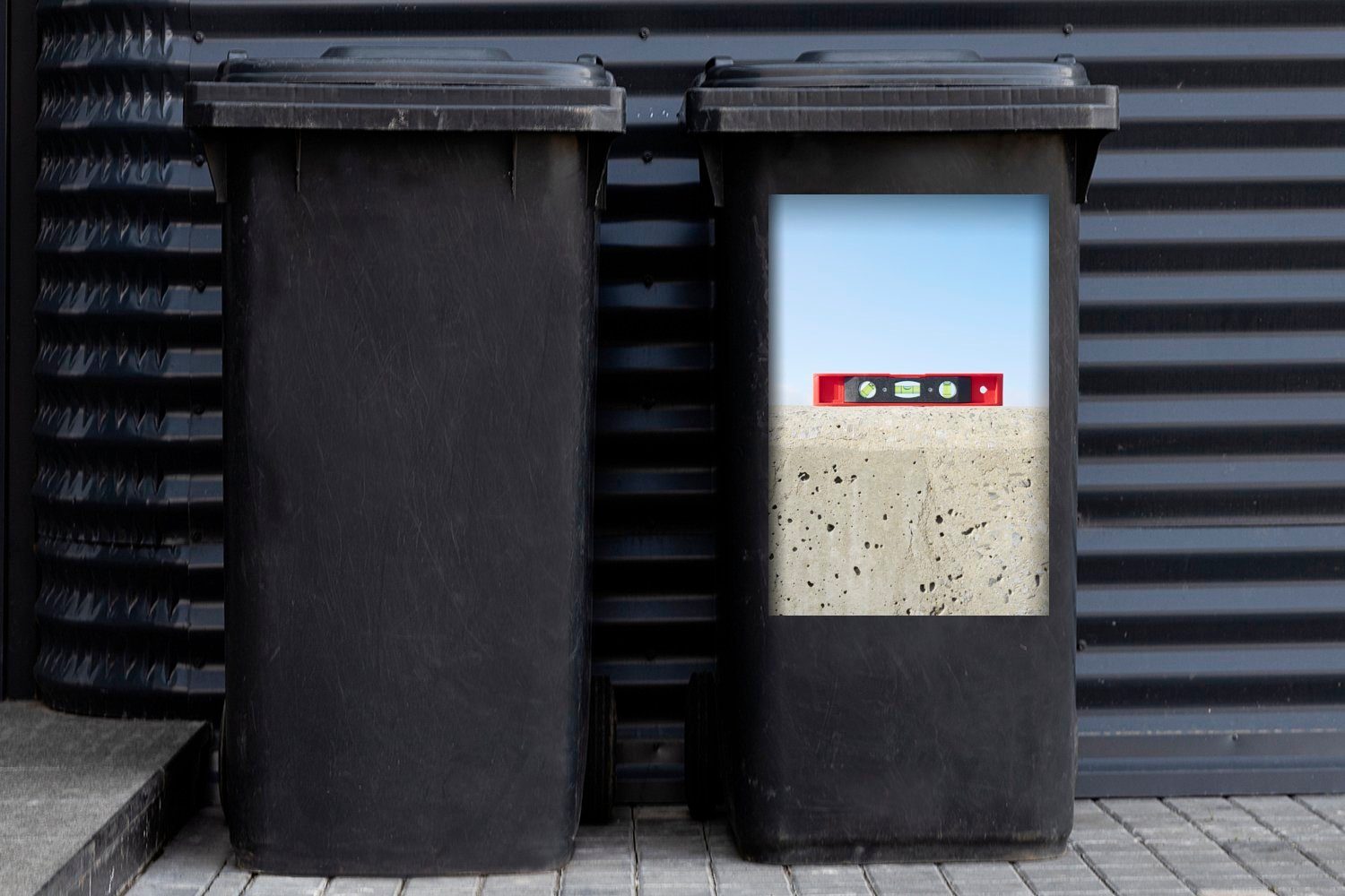MuchoWow Wandsticker Stilleben - Wasserwaage (1 Mülltonne, Container, Sticker, - Mülleimer-aufkleber, St), Abfalbehälter Beton