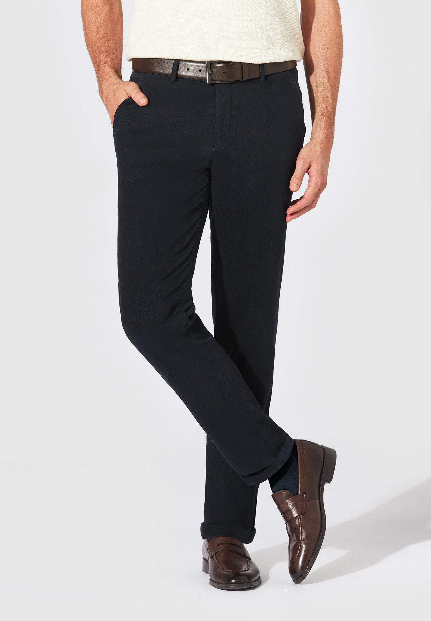 Hiltl Chinos Trento Chino Hose Herren Slim Fit Soft Stretch, marineblau, 102 Premium Baumwollhose mit Soft Stretch, Hose mit Smartphone Tasche