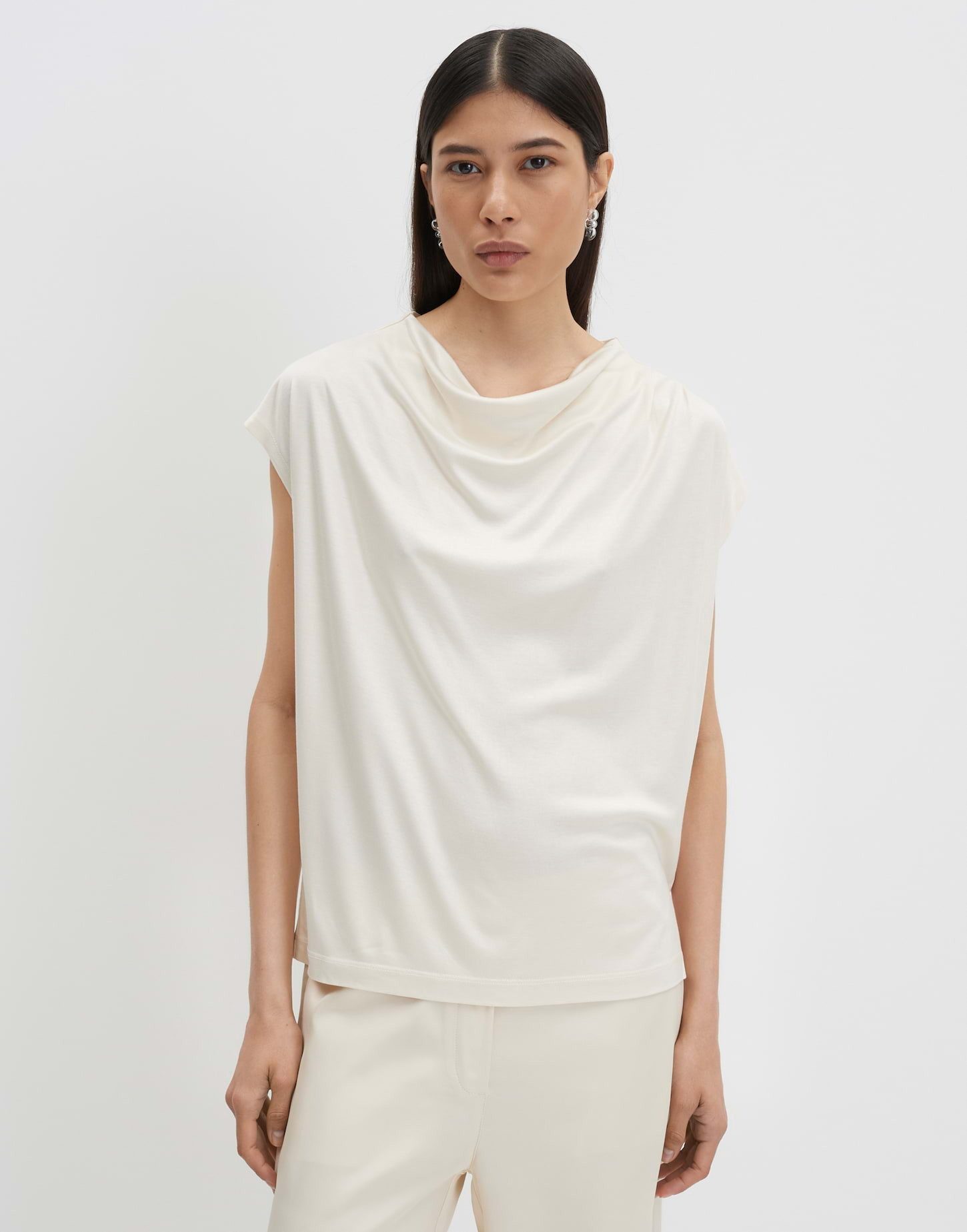 Kurzarmshirt Kalmada aus Jersey mit dezenter Struktur