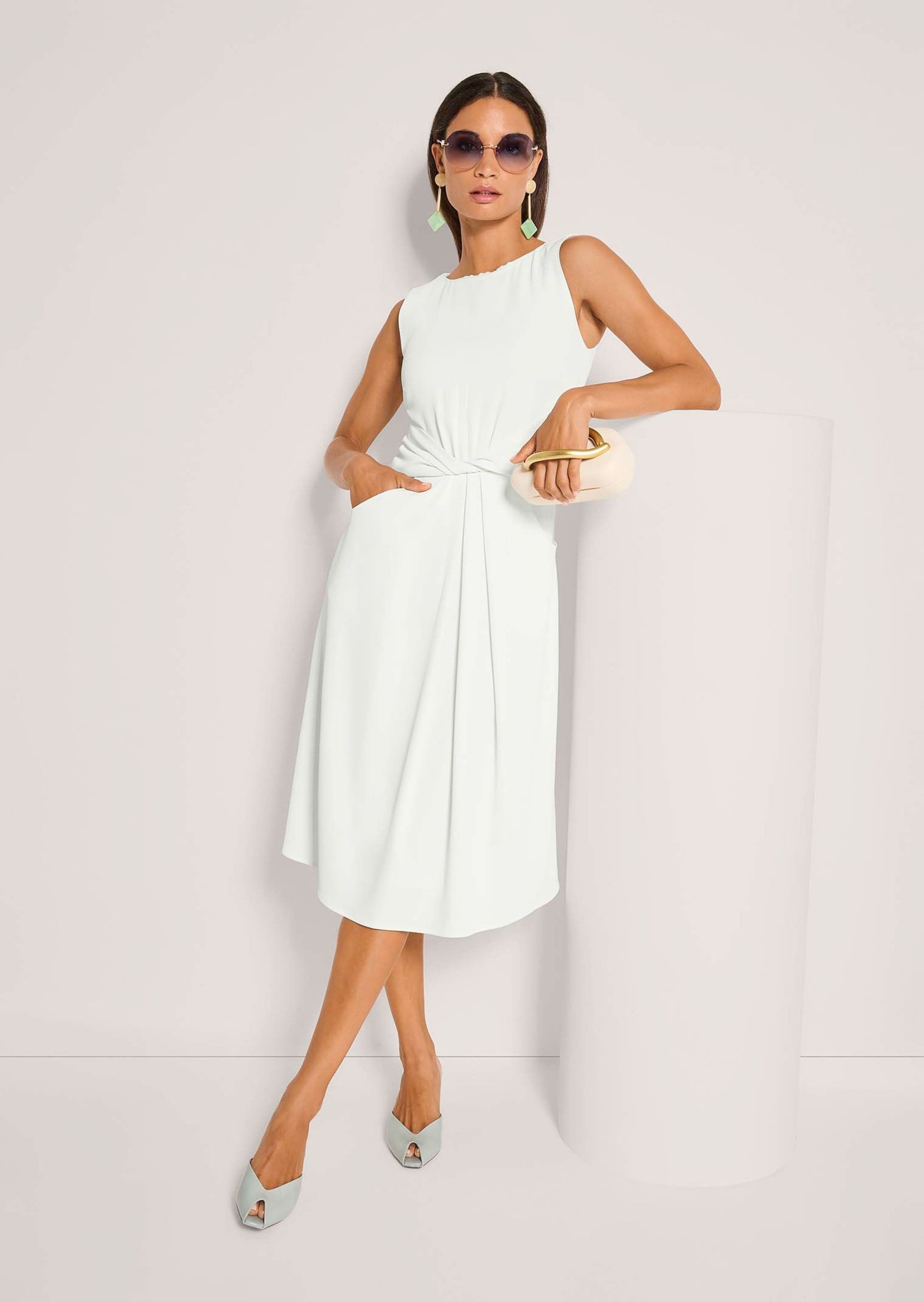 MADELEINE Midikleid Midikleid mit eleganter Drapierung Sommerkleid mit Rundhals, Taschen, Knielänge und ohne Arm