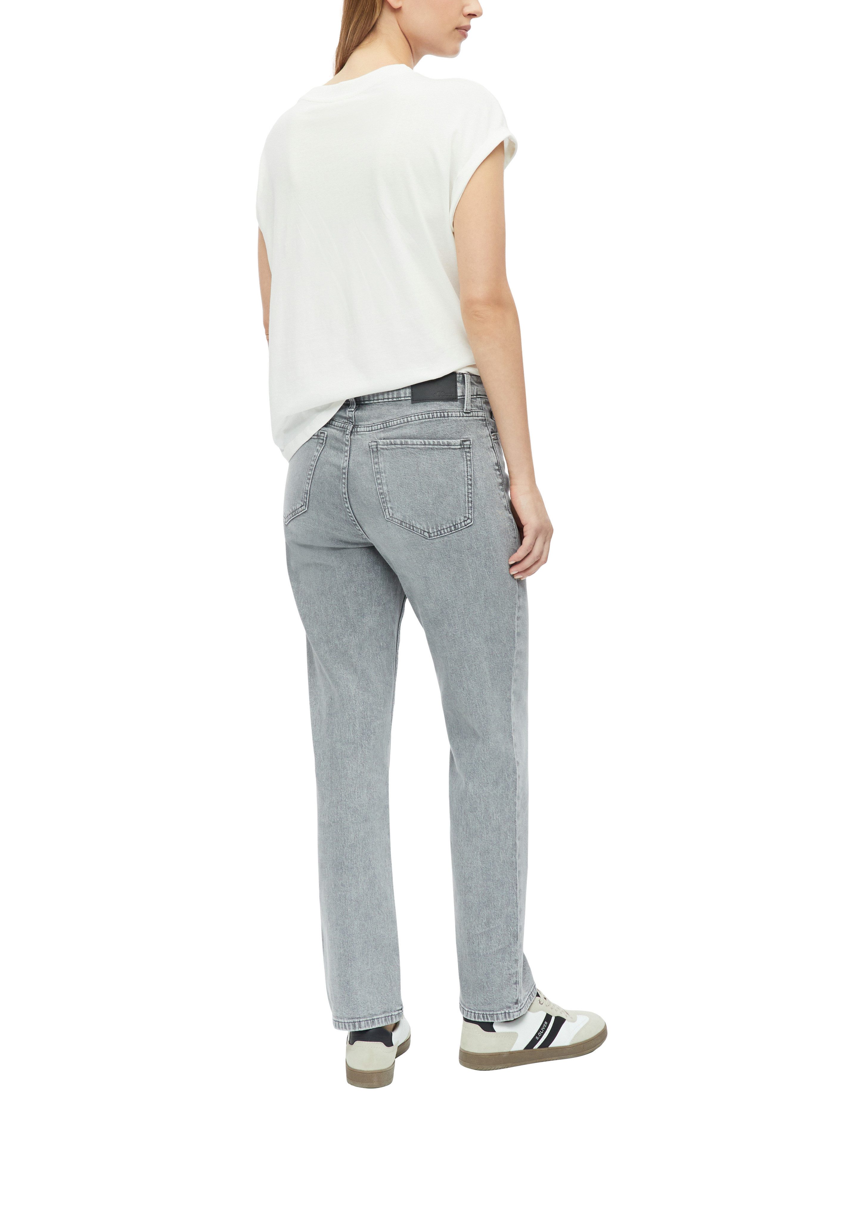 s.Oliver 5-Pocket-Jeans Karolin mit Stretch / Leichte Waschung