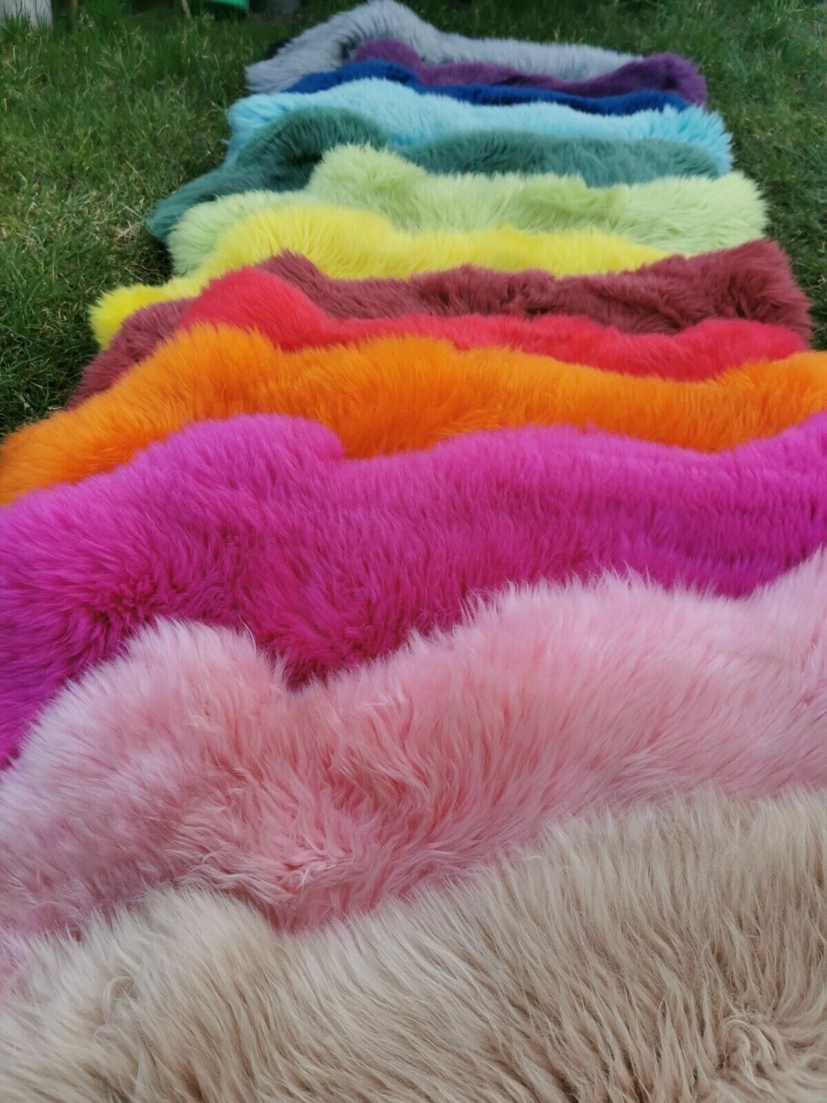 Provellus Fellteppich Öko Lammfell bunt gefärbt, weich – Länge 80–120 cm, 80cm-100cm lang