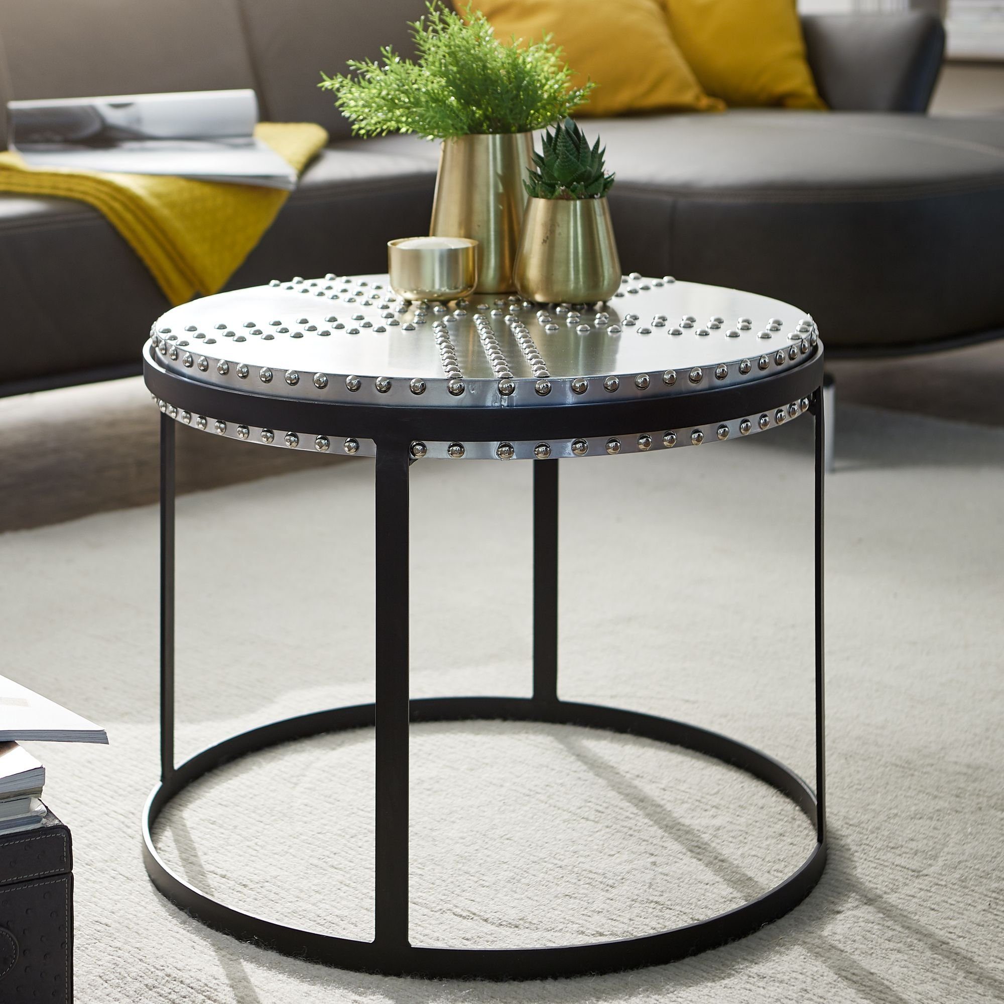 Finebuy Couchtisch Fb24275 Metall 58x45x58 Cm Gold Schwarz Industrial Style Rund Design Wohnzimmertisch Mit Nieten Moderner Loungetisch Sofatisch Online Kaufen Otto