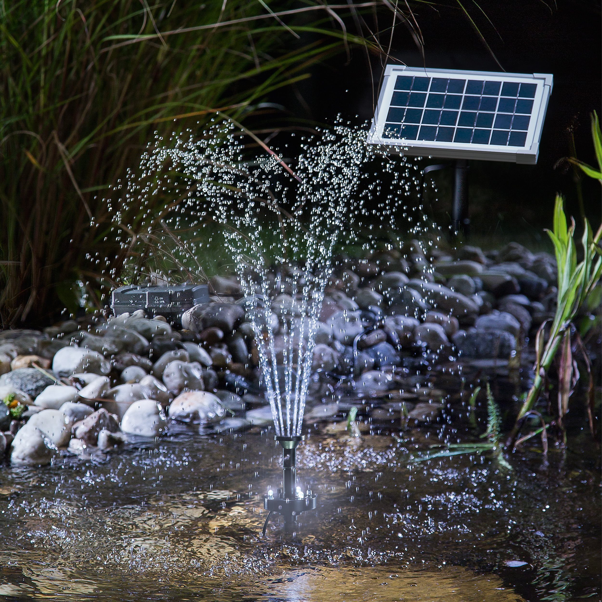 esotec Solarpumpe 5/160 Teichpumpenset LED+Akkuspeicher, 160l/h, 5Wp Solarmodul 101920 (Komplettset) – Bild 5 von 5