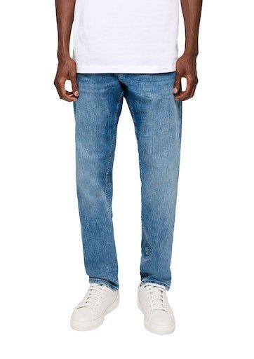 s.Oliver Tapered-fit-Jeans mit Label-Badge