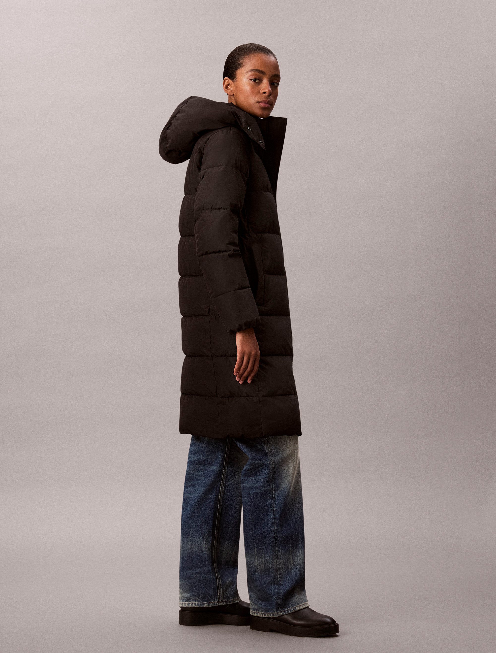 Calvin Klein Jeans Steppmantel abnehmbare Kapuze, kastige, lange Passform, wattiert